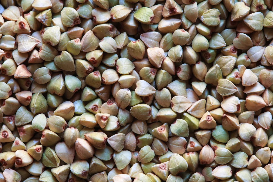 Boekweitzaden wordt tot meel gemalen, boekweit is glutenvrij. Lees wel altijd de verpakking want ze worden niet altijd zuiver gebruikt.