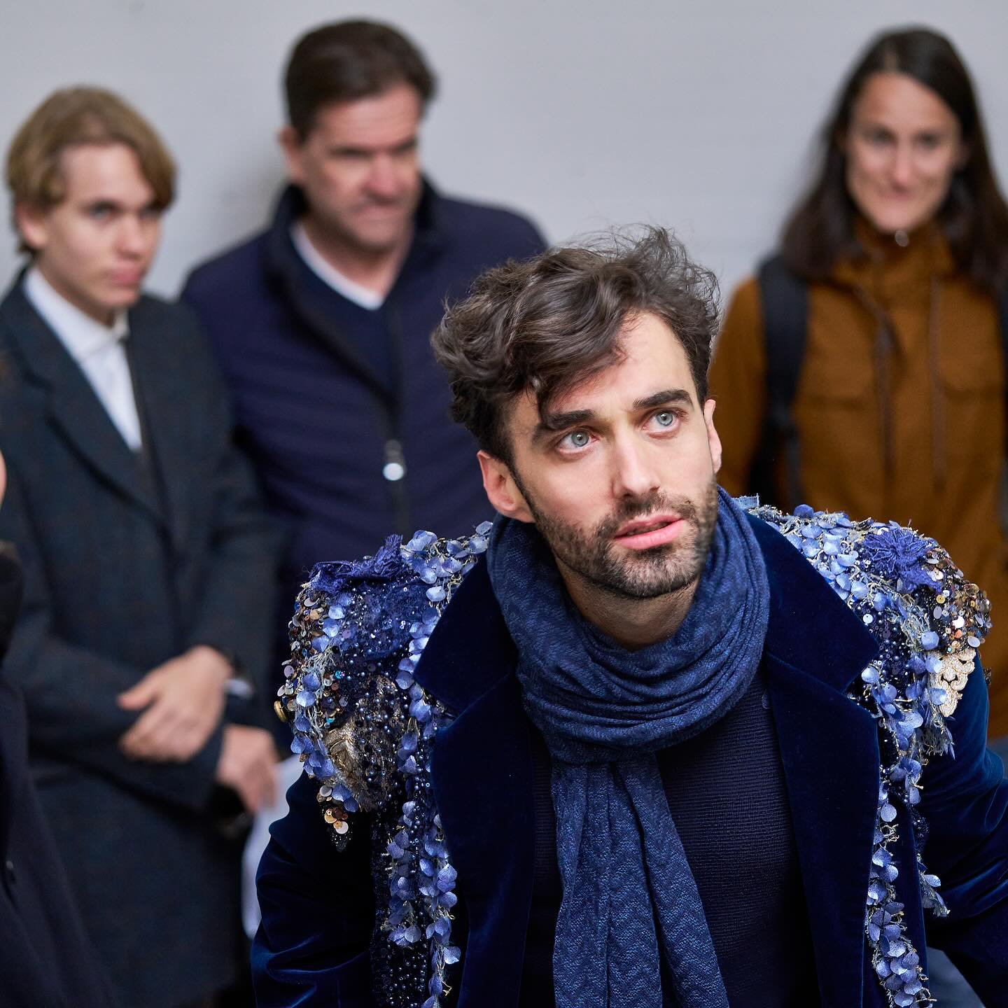 [LIEDINNOVATION] 💡

Ein riesiges Dankesch&ouml;n an das Ensemble Inster I Stices mit Valerian Bitschnau, Leila Sephiha und Flurina Zehnder f&uuml;r den eindrucksvollen performativen Audio-Walk durch die Stadt Brig &ndash; inspiriert von den Spuren G