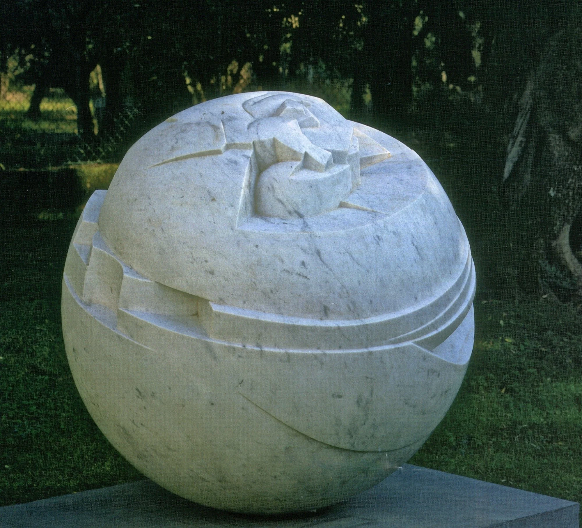 Friedrich Brütsch, Plastik, Kreis, Planet I, 1971, Carrara Marmor