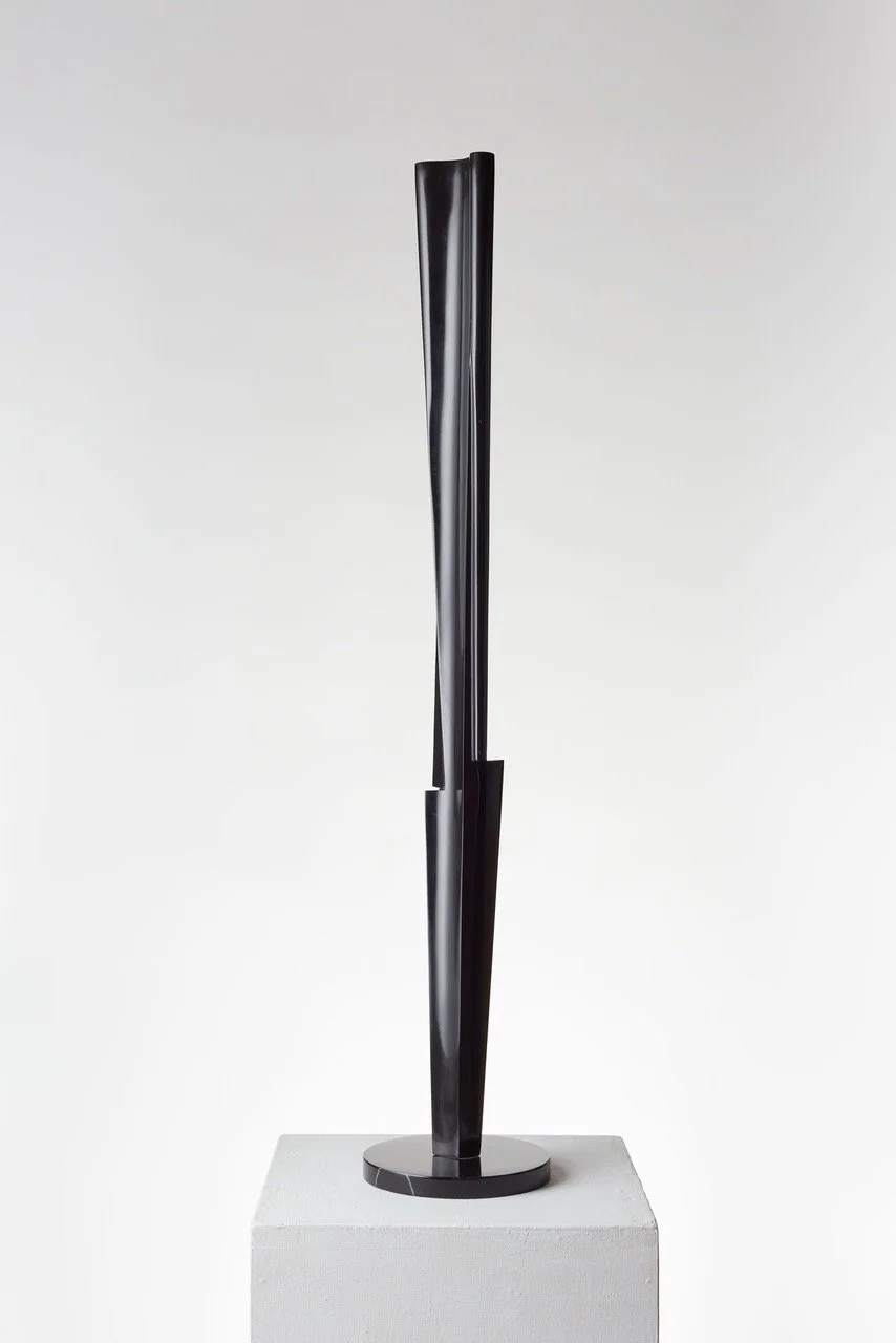 Friedrich Brütsch, Stele, 1993,  Beligischer Marmor
