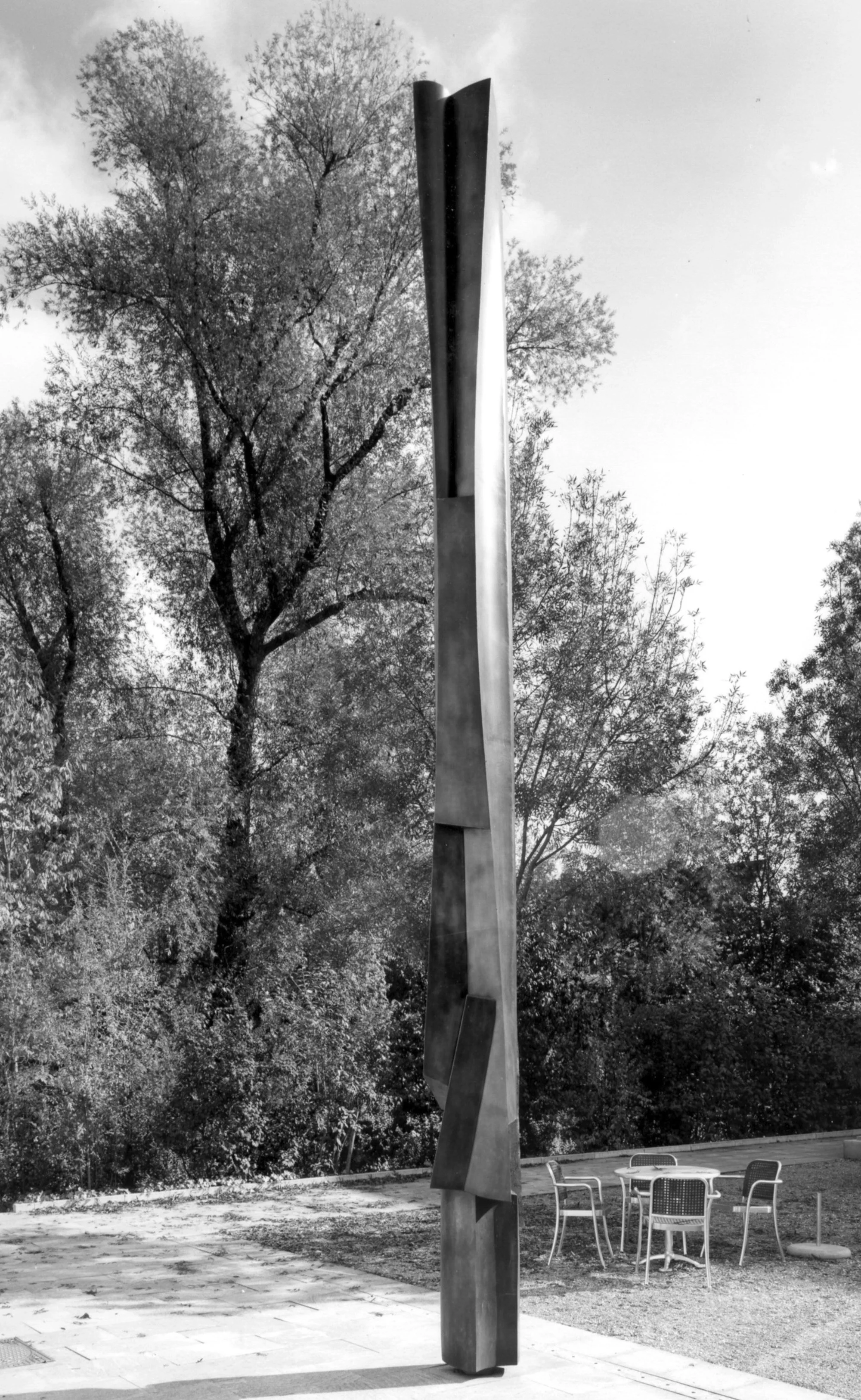 Friedrich Brütsch, Stele, Amos, 1995, Eisen