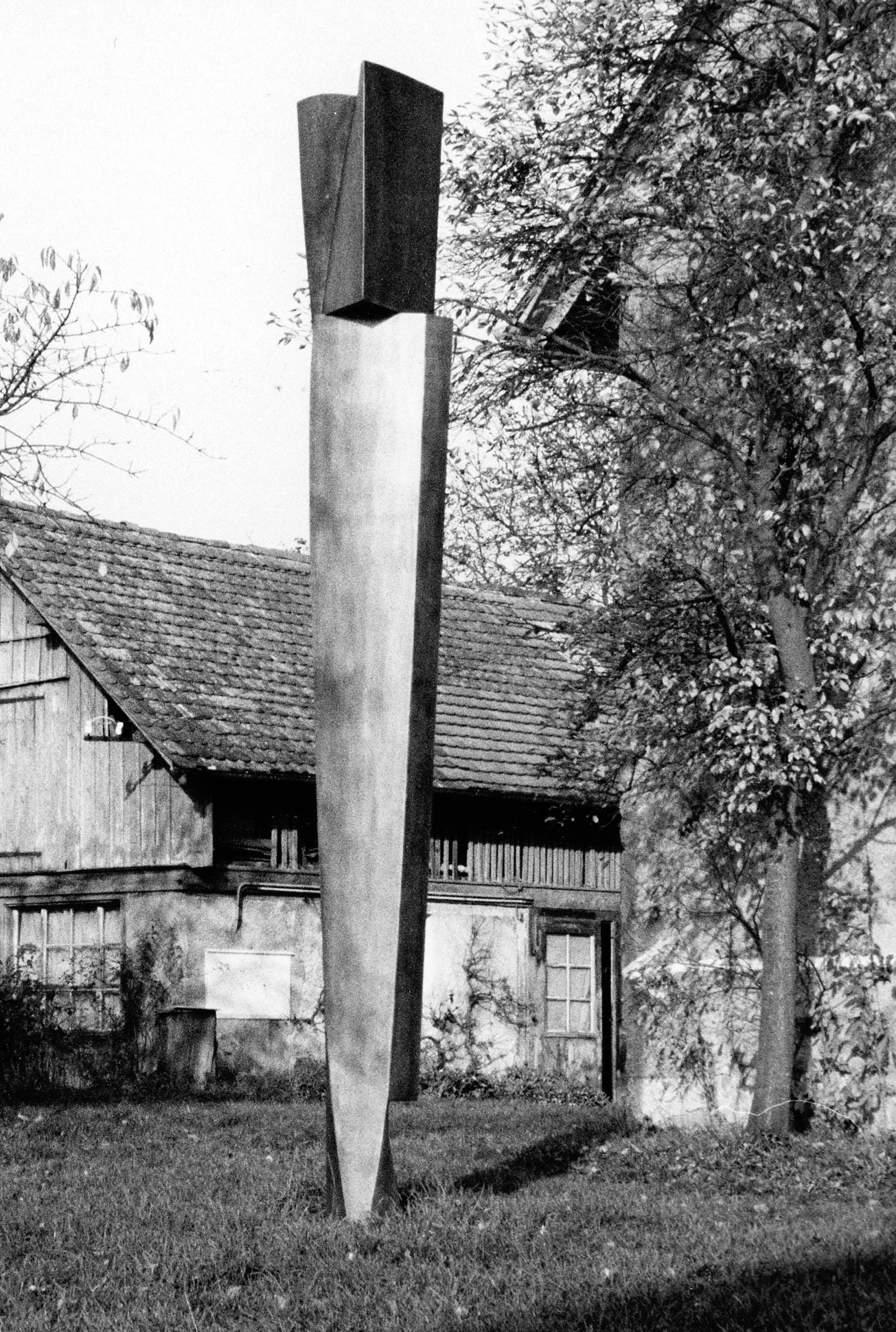 Stele, 1971,  Eisen, H 465 cm
