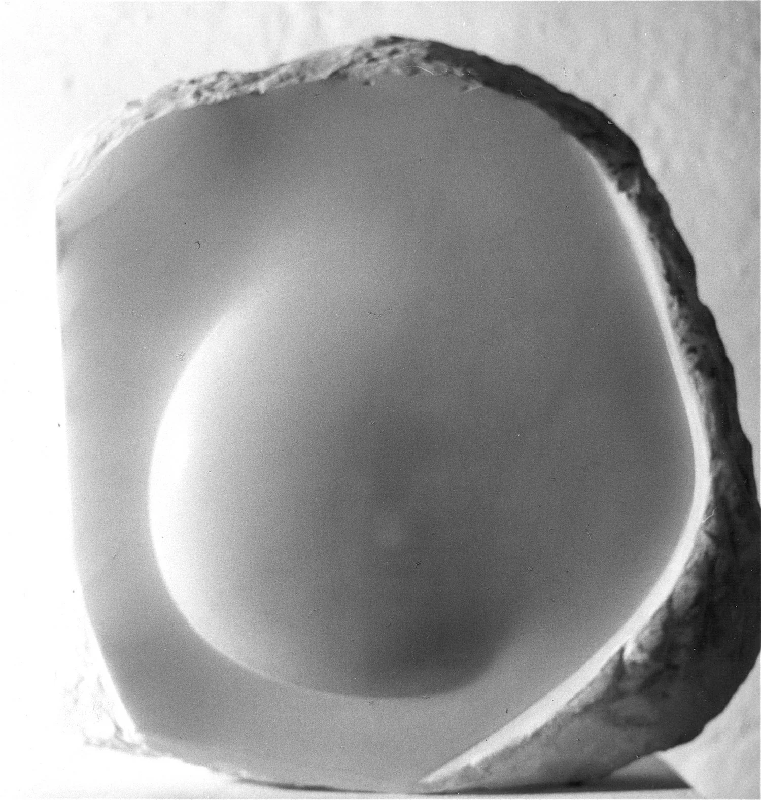 Luna, 1985, Alabaster, 37 cm