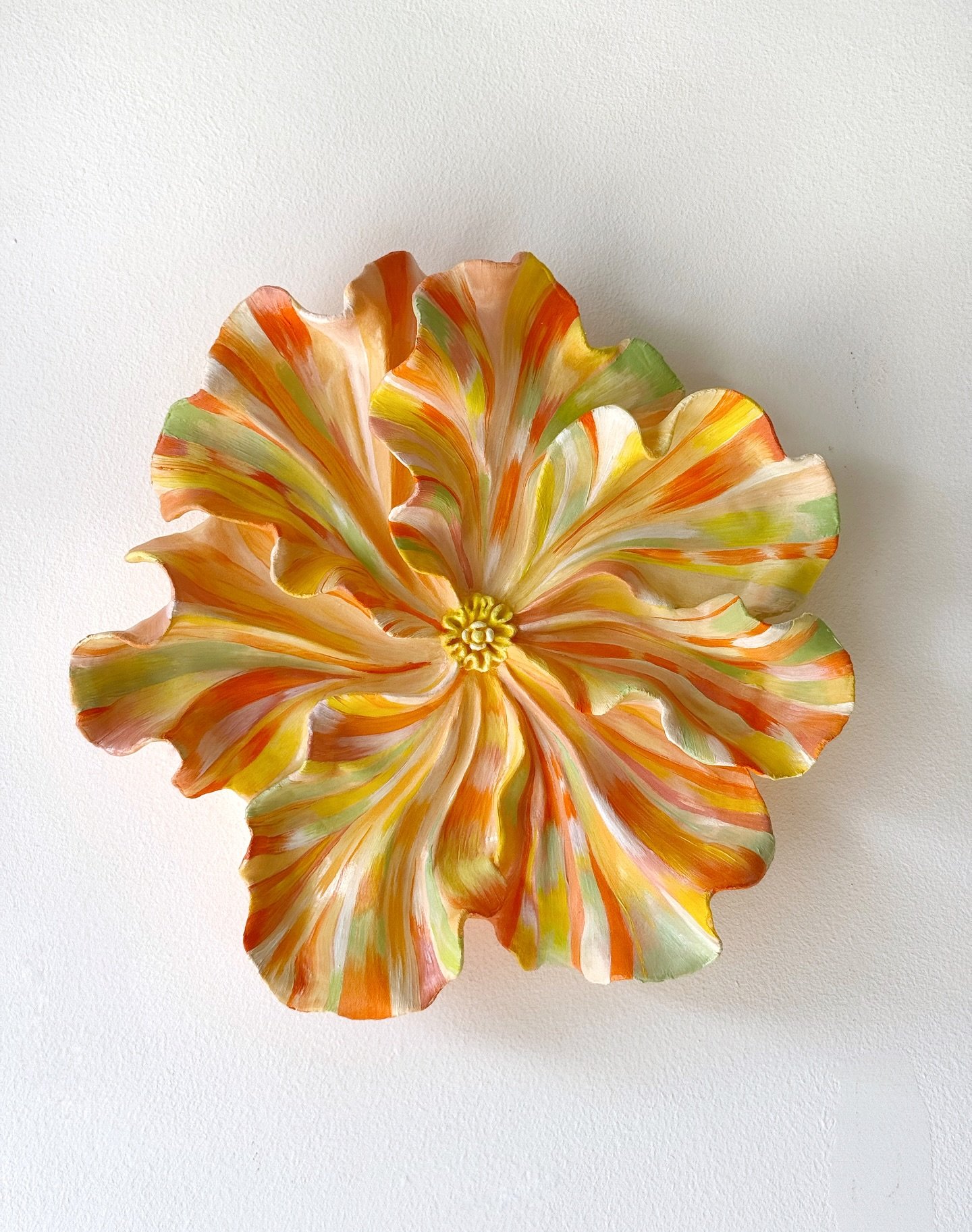 MARBLED 004 
Oil on air-hardening clay on wood
27 &times; 26 &times; 6 cm (10.6 &times; 10.2 &times; 2.4 inches)

#floralsculpture #contemporaryart #claysculpting #newyork #losangeles #floralart #artforinteriors #originalart #wallart #colorful #color