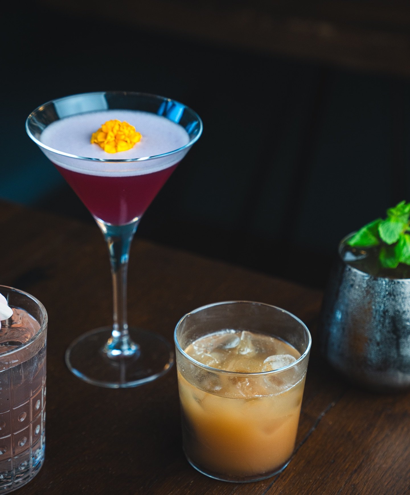 La nostra lista di cocktails si aggiorna continuamente ✨

L&rsquo;offerta di Officina &egrave; studiata in modo da soddisfare tutti i gusti, dai pi&ugrave; semplici ai pi&ugrave; complessi 🍸

Siamo sempre alla ricerca di sapori ed esperienze nuove: 
