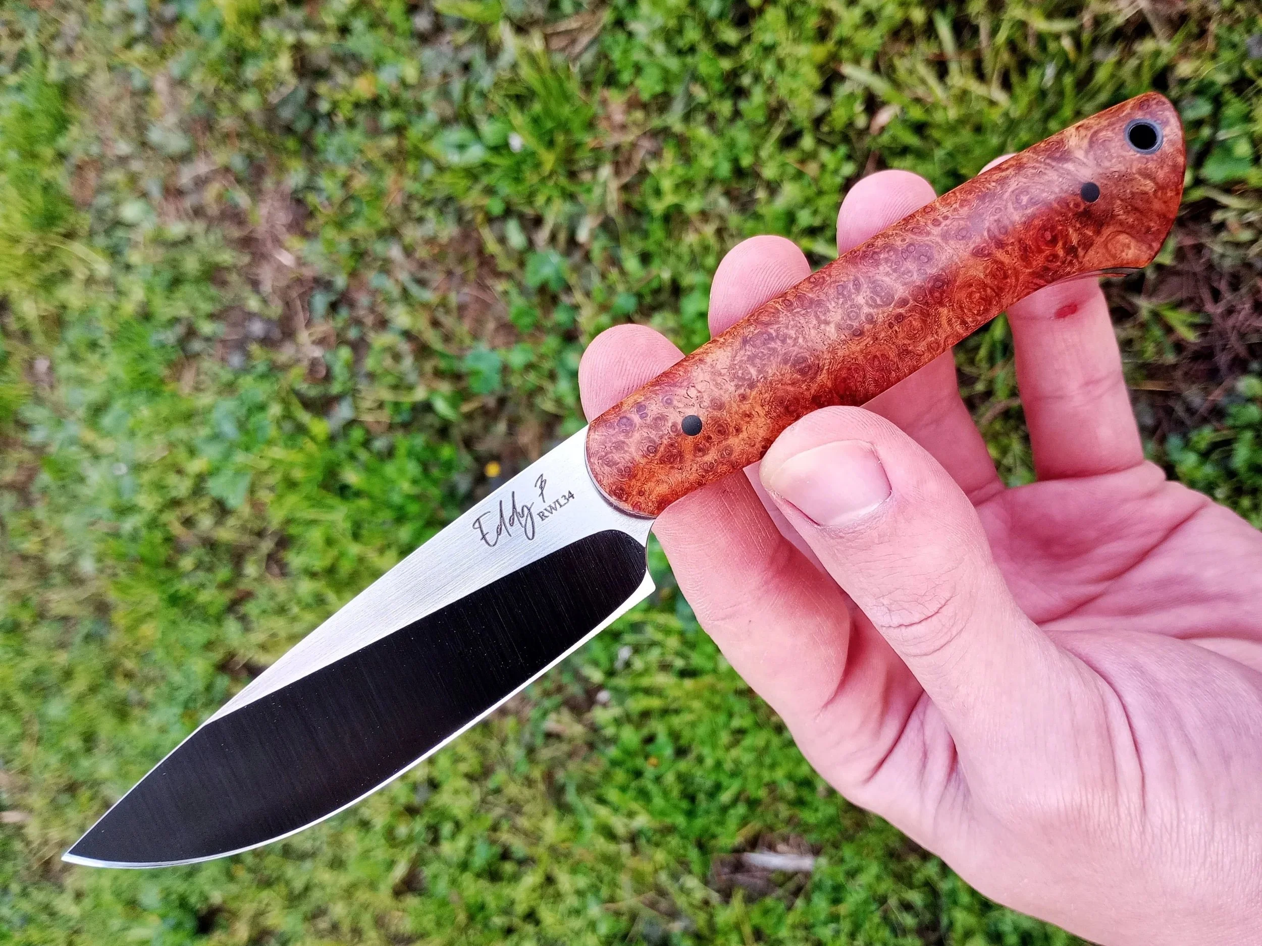 Eddy: a fixed-blade hunter.