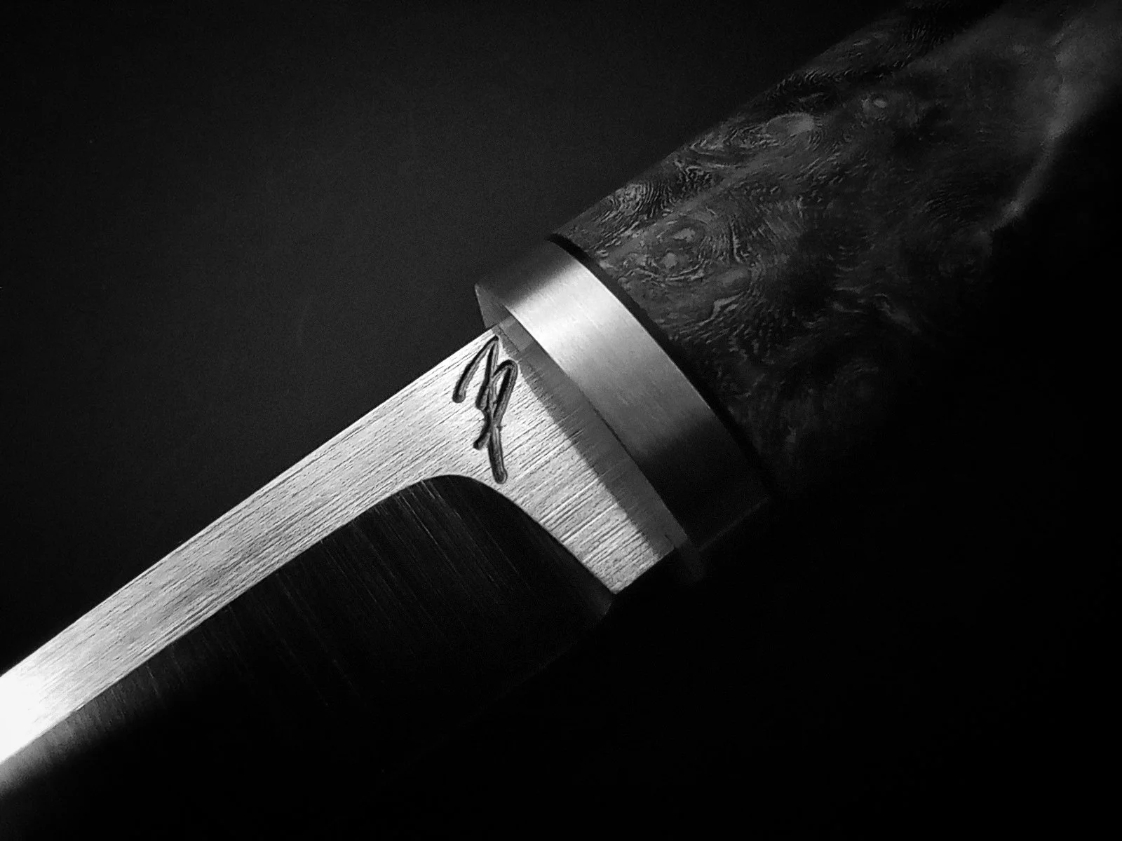 Mini northern knife knife with logo.