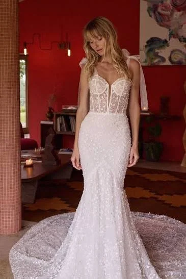 Sheath 3d Floral Lace Fitted Gown