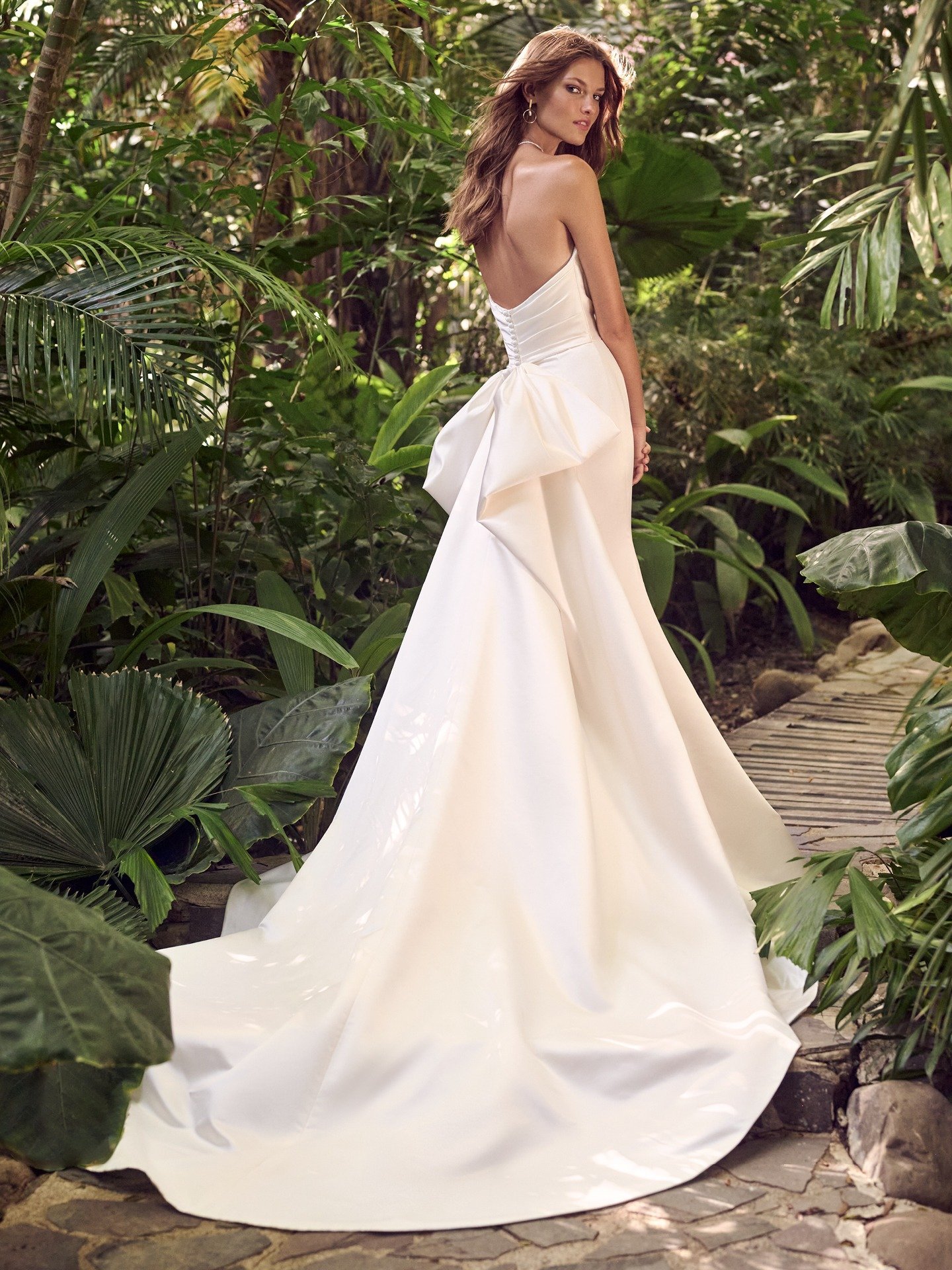 vp_maggie-sottero-hilo-marie-fit-and-flare-wedding-dr_20230817161555_4.jpeg