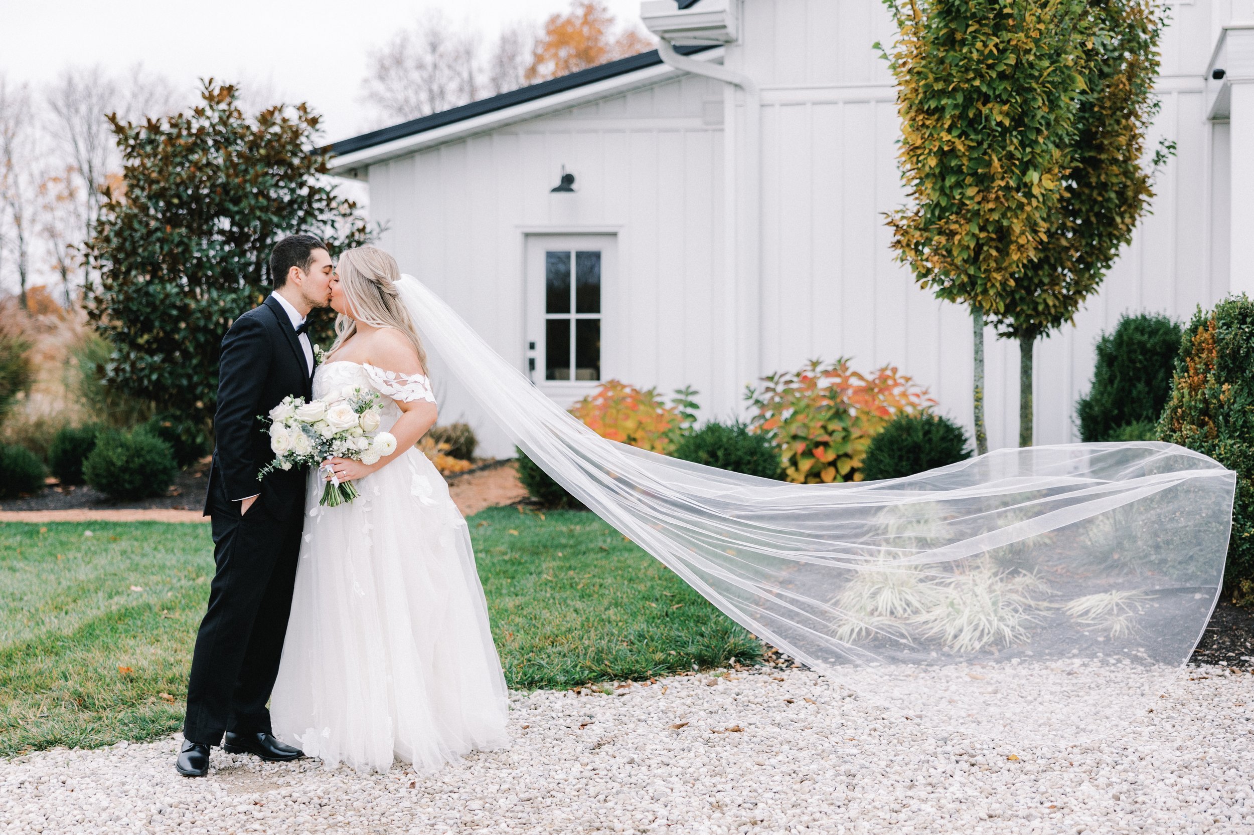 savannah-bride-jessica-in-hattie-lane-by-rebecca-ingram-an-a-line-bridal-gown-with-plunging-neckline-and-oversized-floral-lace-purchased-from-savannah-bridall-shop-ivory-and-beau-6.jpg
