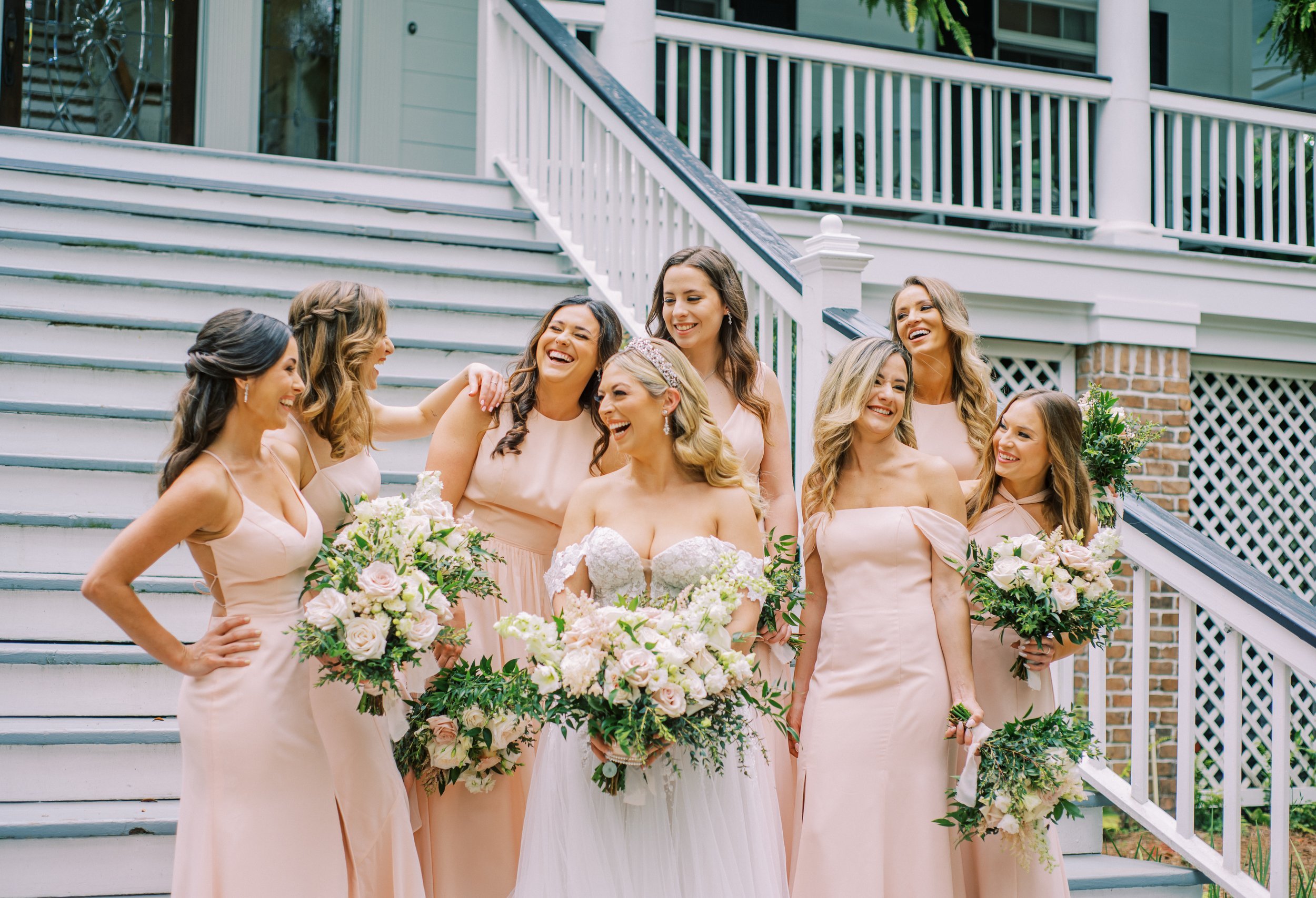 ivory and pink bridesmaids bouquets