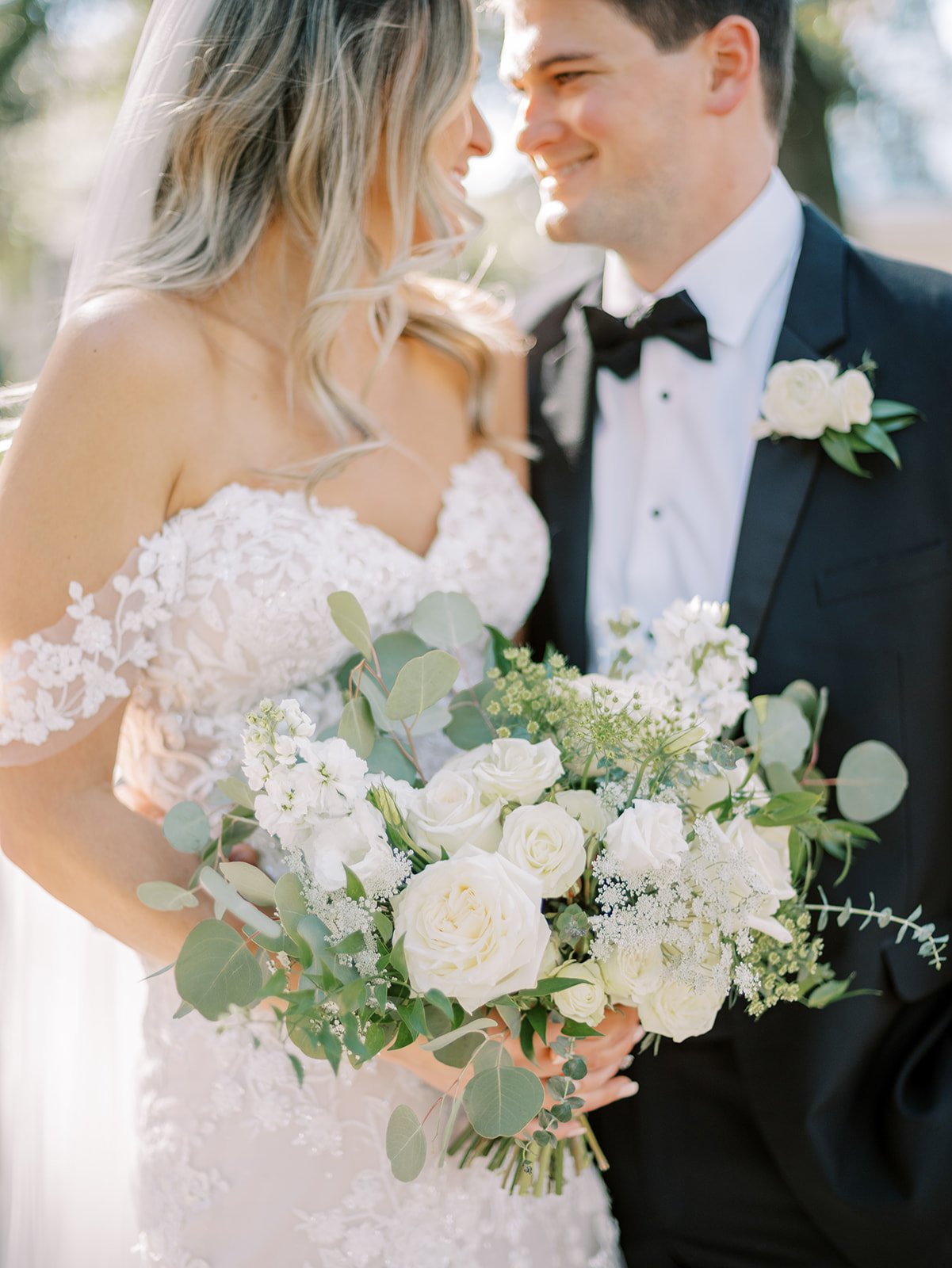classic organic white bridal bouquet