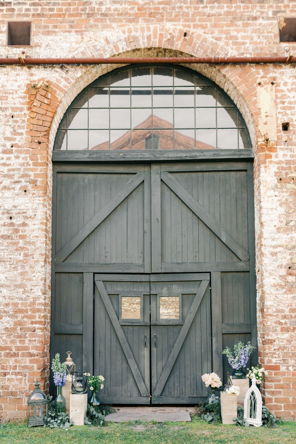 claudia-and-travis-romantic-southern-wedding-at-the-georgia-state-railroad-museum-in-savannah-georgia-planned-by-savannah-wedding-planner-and-savannah-florist-ivory-and-beau-14.jpg