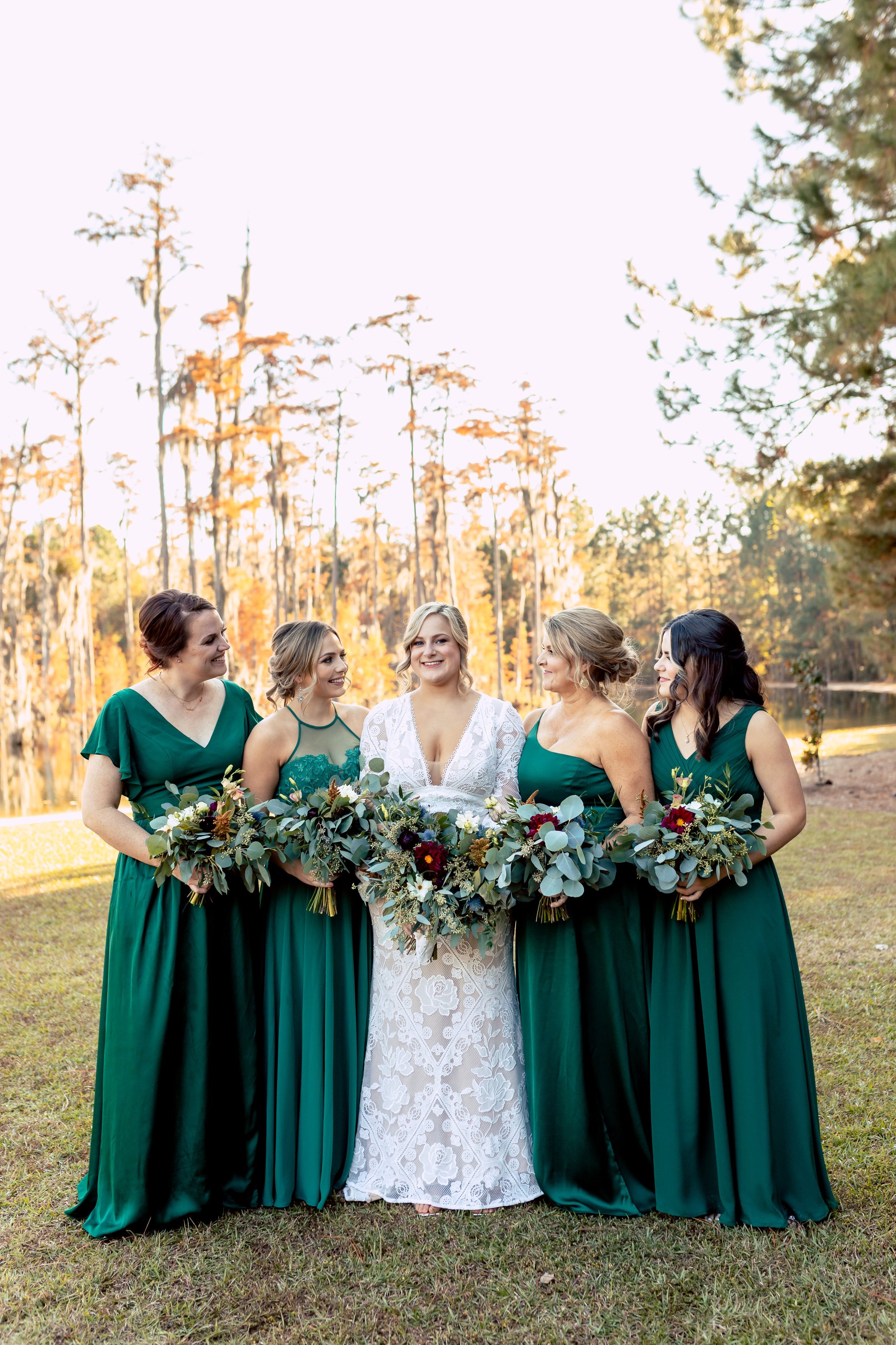 savannah-wedding-savannah-bride-moss-oak-farm-bridesmaid-floral-boquet-lace-modern-willowby-by-watters.jpg