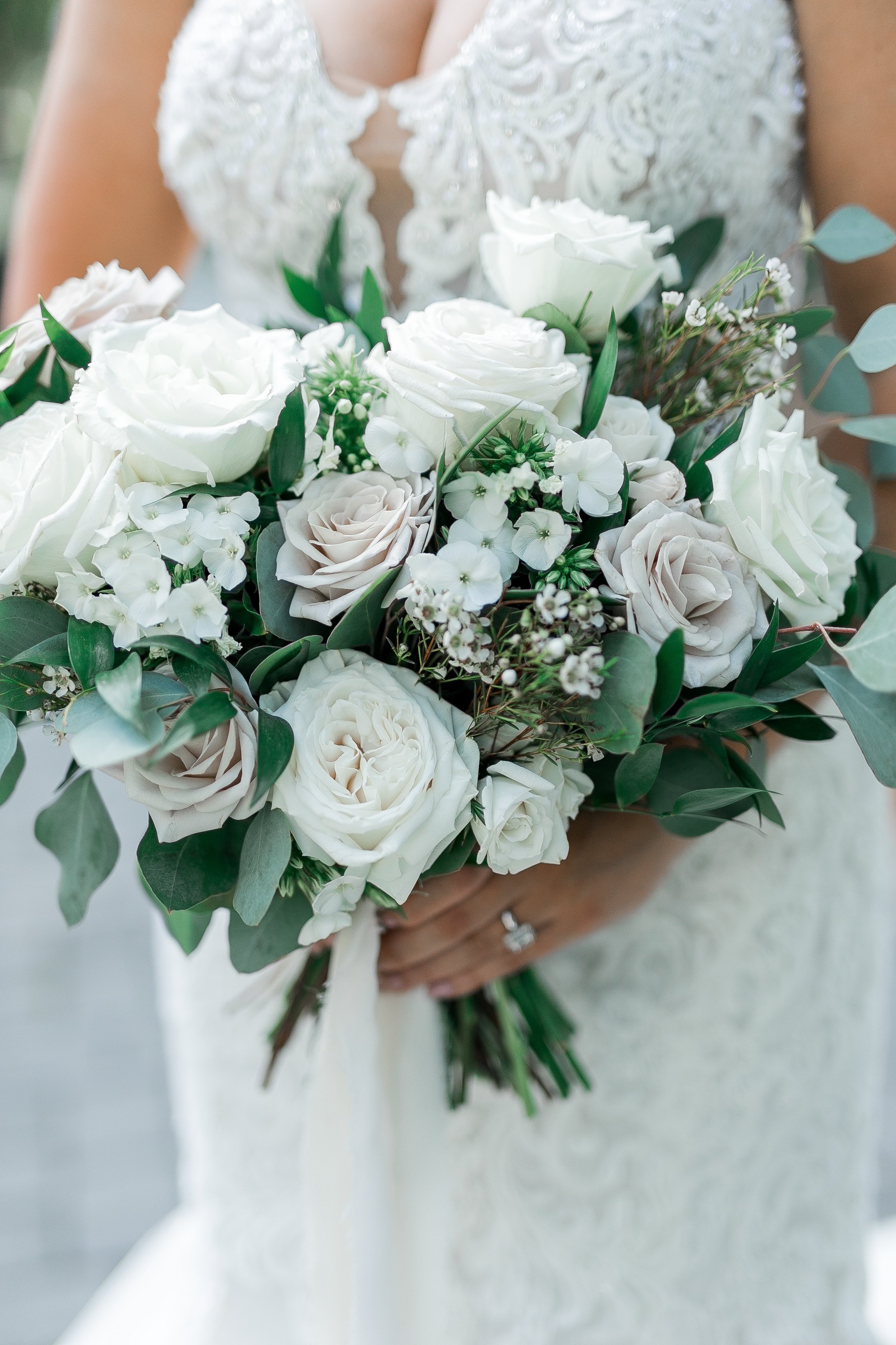 ivory-and-beau-bride-and-florals-wedding-blog-real-bride-real-wedding-savannah-wedding-southern-wedding-mackey-house-alistaire-maggie-sottero-wedding-dress-organic-natural-neutral-wedding-flowers-wedding-florist-savannah-Oct32021Wedding1405.JPG