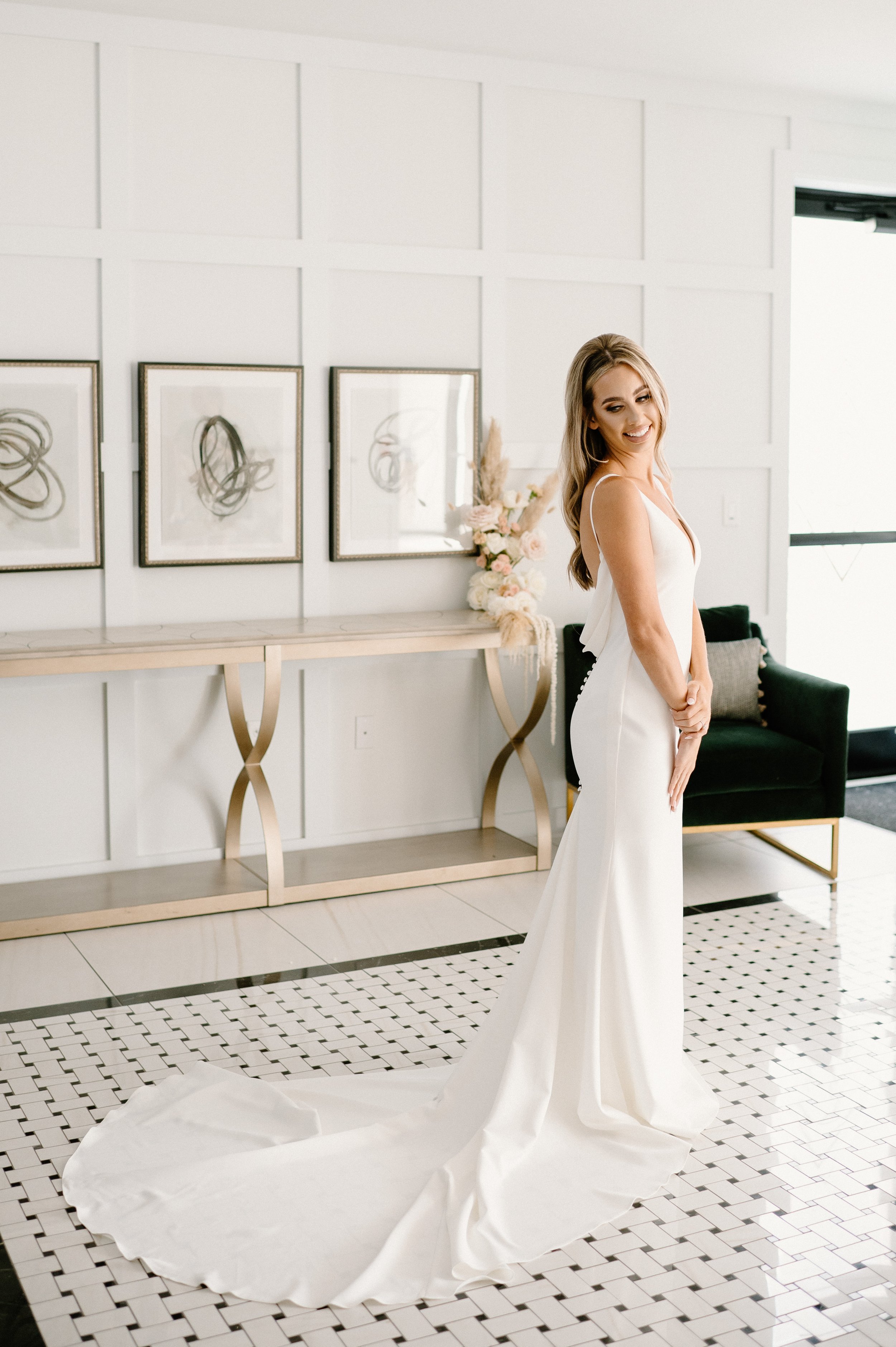 ivory-and-beau-bride-kalin-real-bride-archie-by-made-with-love-wedding-dress-bridal-gown-wedding-gown-modern-bride-the-clay-theater-green-cove-springs-florida-savannah-bridal-boutique-bridal-inspo-bridal-style-NNP_8575.jpg
