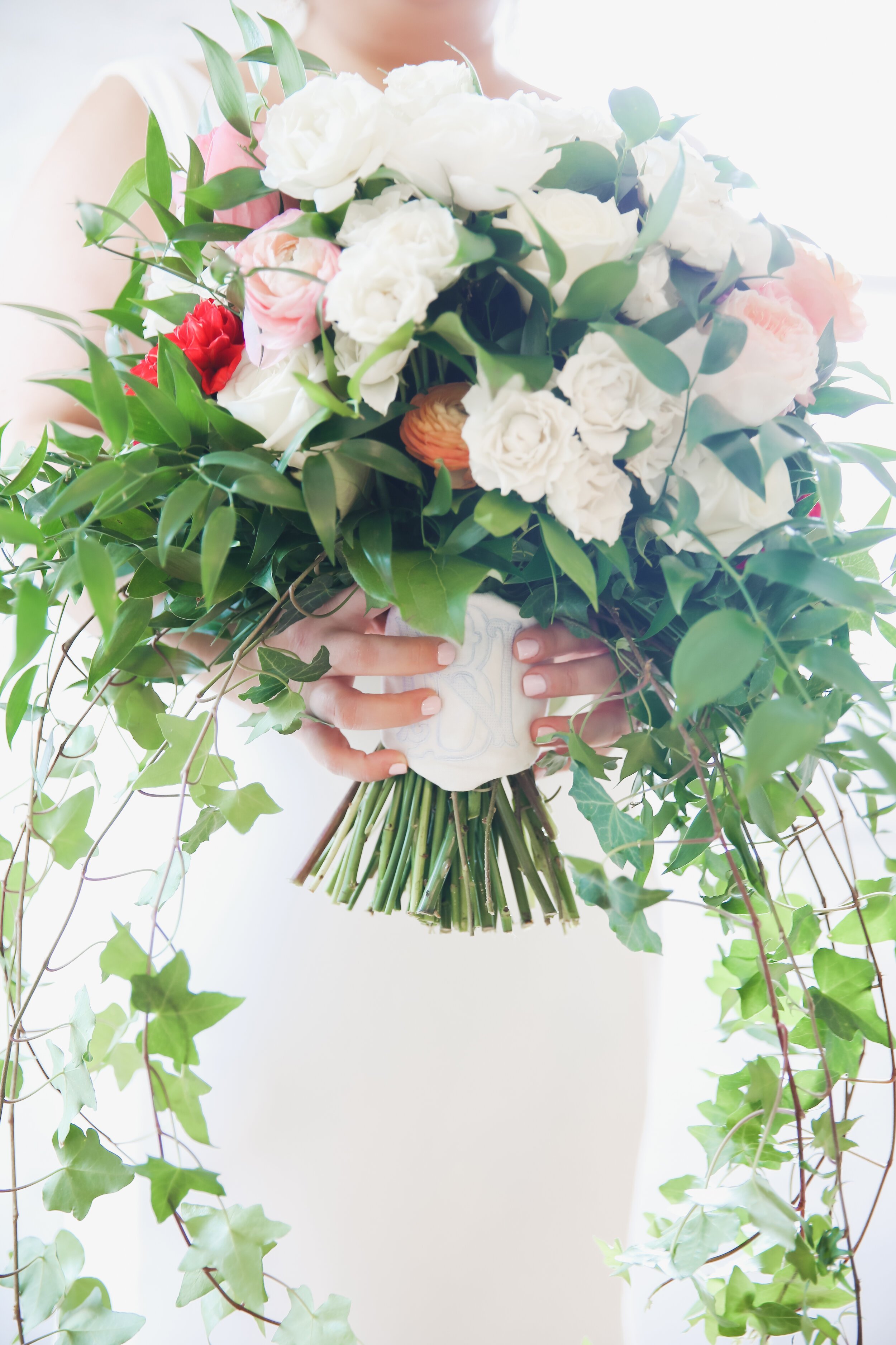 ivory-and-beau-bride-and-florals-niki-and-tripp-real-bride-real-wedding-blog-savannah-wedding-victory-north-wedding-flowers-wedding-florist-savannah-florist-wedding-dress-maggie-sottero-PF6A3543.jpg