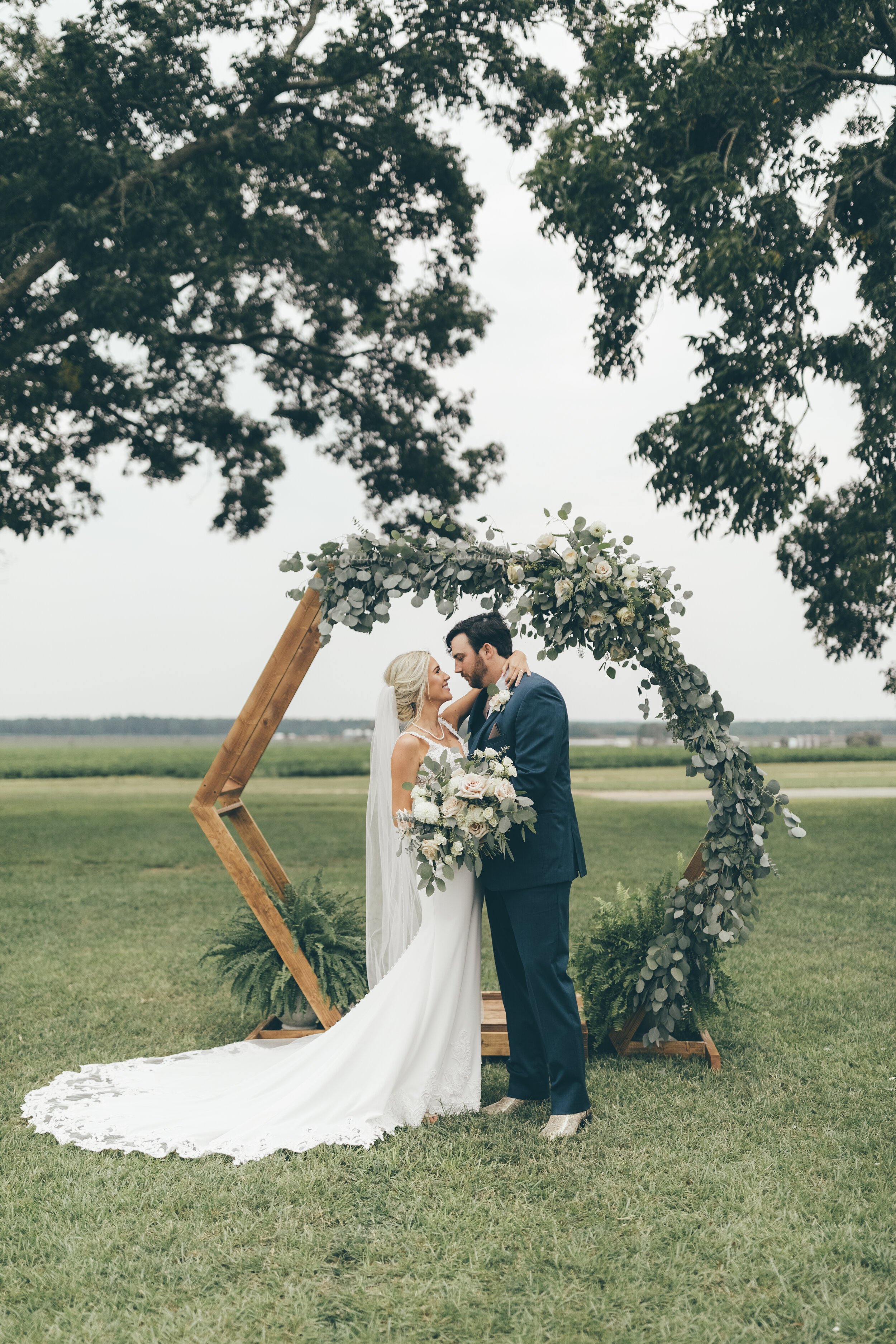 ivory-and-beau-bride-and-florals-real-bride-real-wedding-blog-wedding-dress-bridal-gown-wedding-gown-wedding-flowers-savannah-florist-wedding-florist-maggie-sottero-wedding-dress-organic-natural-wedding-Griffin_0724.jpg