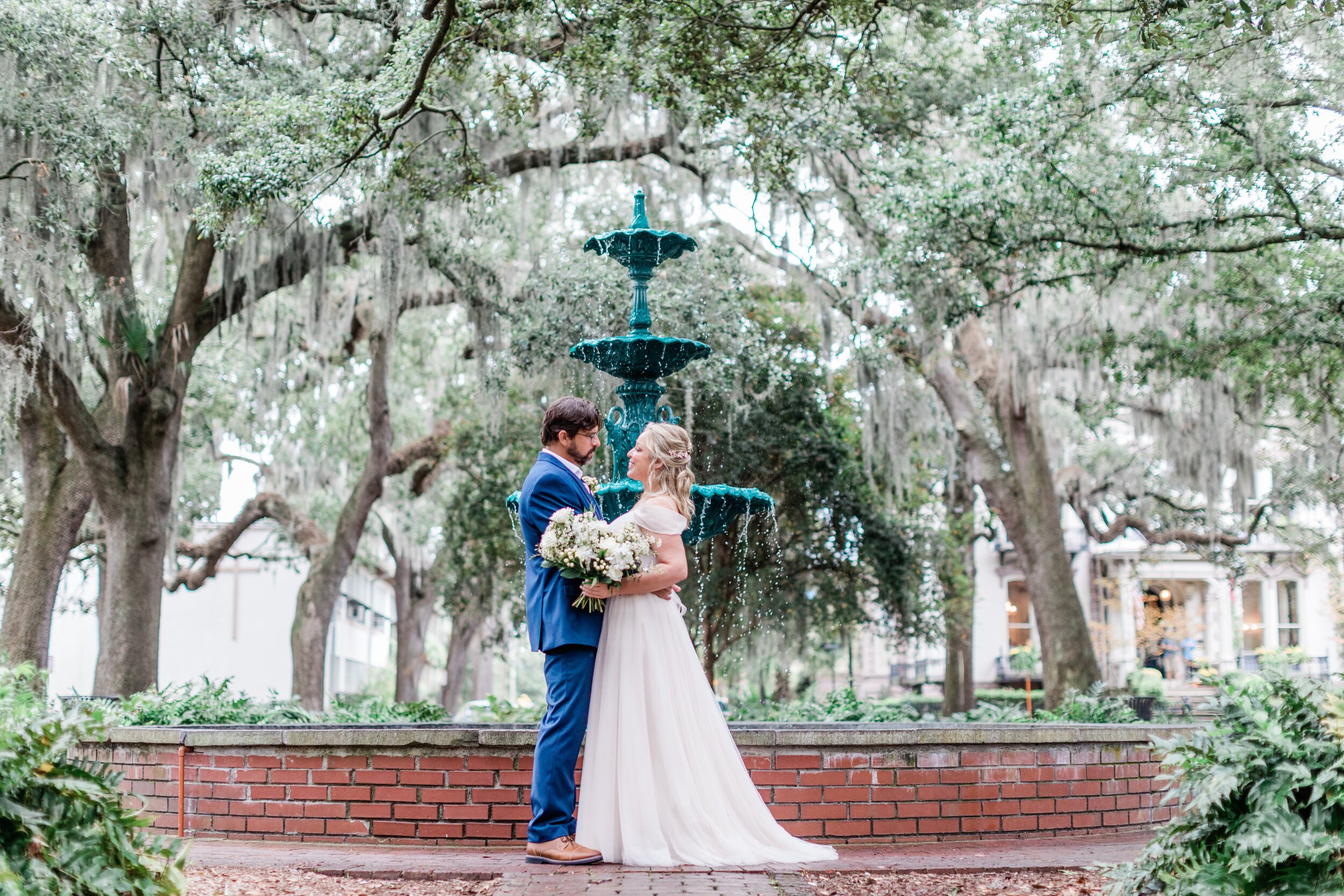 ivory-and-beau-florals-elopement-flowers-savannah-elopement-package-elopement-florist-savannah-florist-flowers-florals-traditional-wedding-flowers-white-ivory-flowers-classic-AptBPhoto_JenJoe-99.jpg