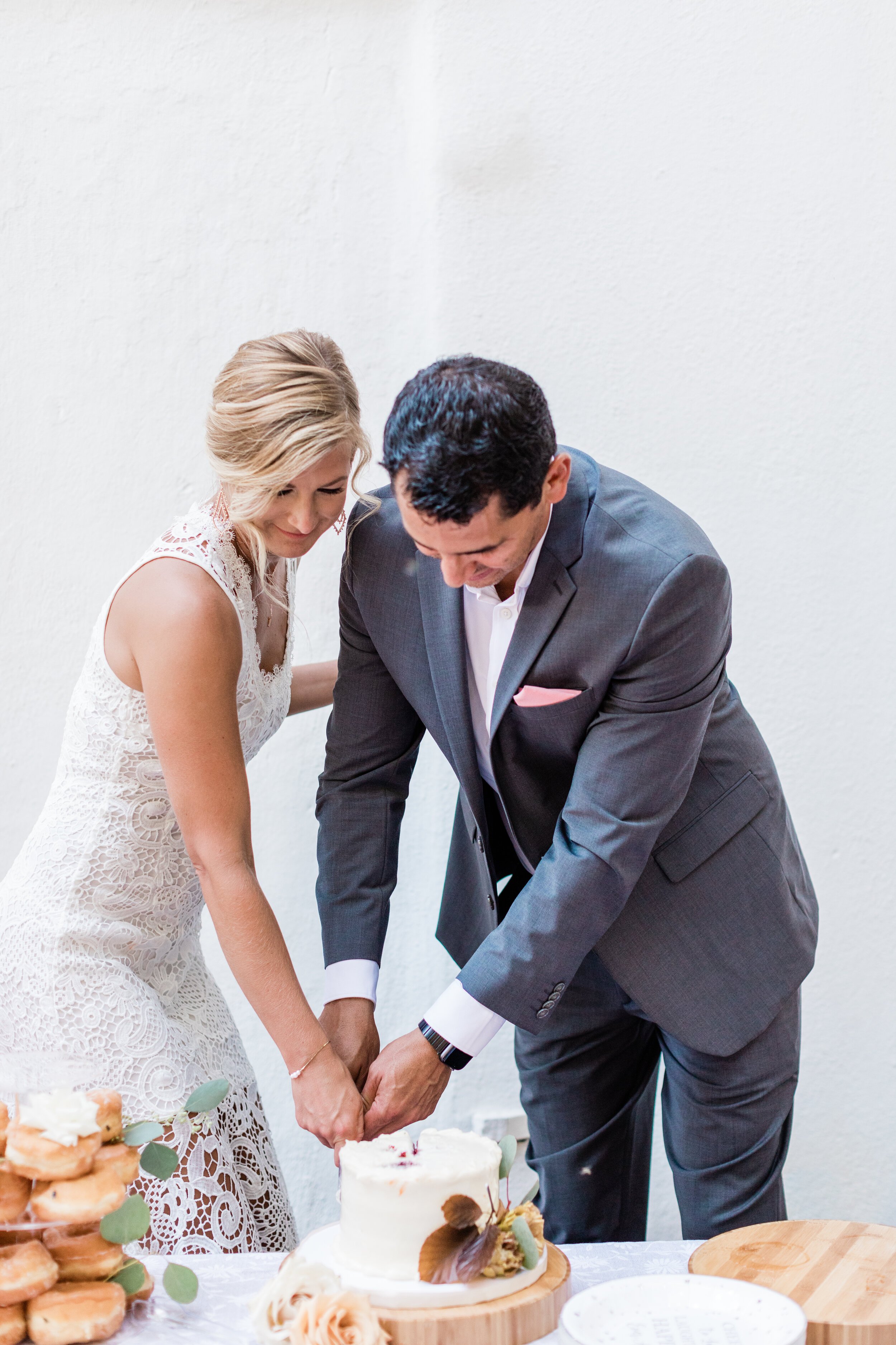 ivory-and-beau-florals-bonnie-and-ernest-elopement-savannah-elopement-package-elopement-flowers-savannah-elopement-elope-in-savannah-beachy-wedding-flowers-boho-wedding-flowers-forsyth-park-AptBPhoto_BonnieErnest-166.jpg