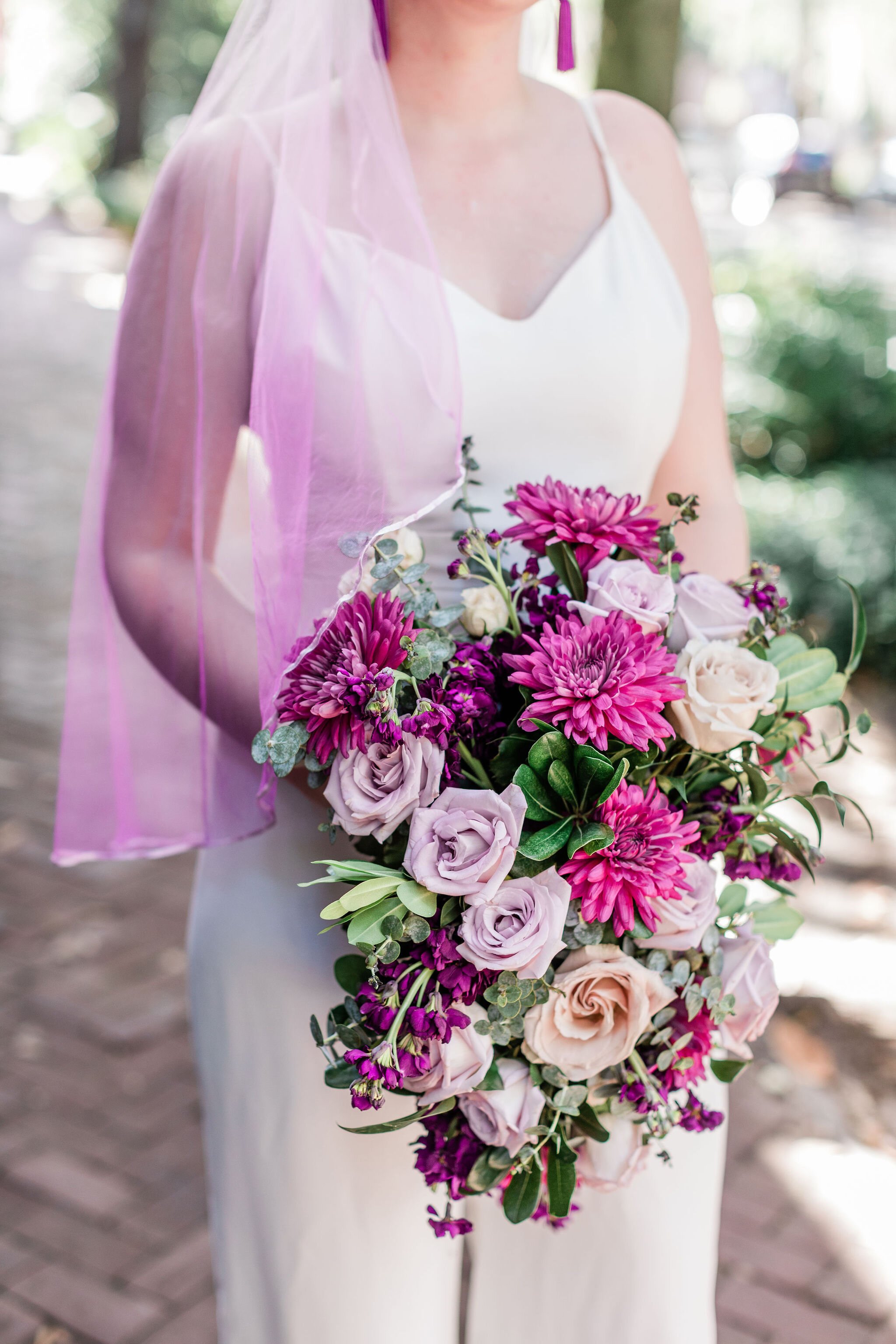 ivory-and-beau-florals-sarah-and-peter-elopement-savannah-elopement-package-florist-wedding-florist-savannah-florist-georgia-florist-floral-design-wedding-flowers-elopement-flowers-elope-AptBPhoto_SarahPeter_Elopement-83.jpg