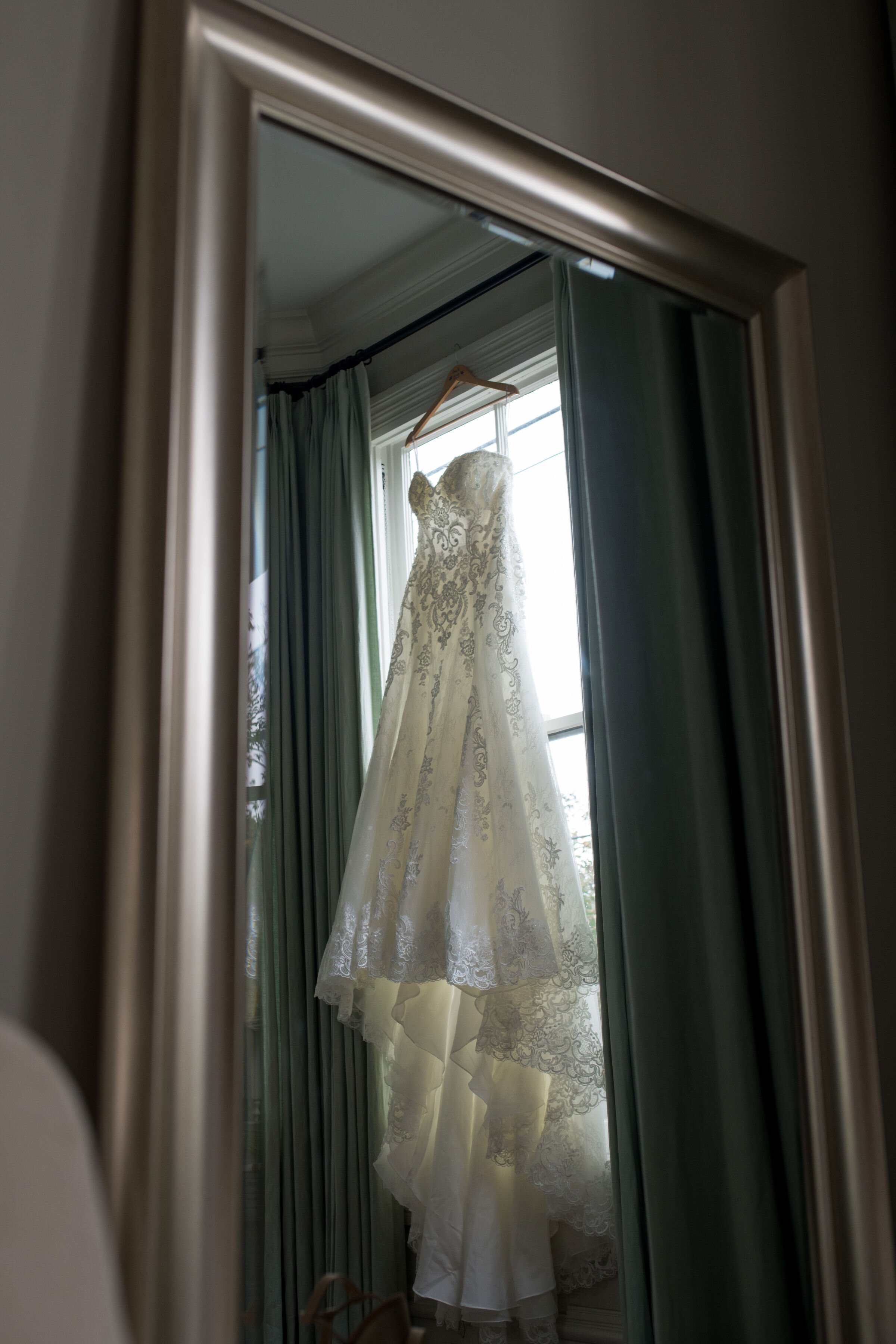 ivory-and-beau-dresses-down-the-gown-laura-savannah-bridal-boutique-wedding-dress-bride-savannah-bridal-shop-069_Bridal_Prep_CC2_0645.jpg