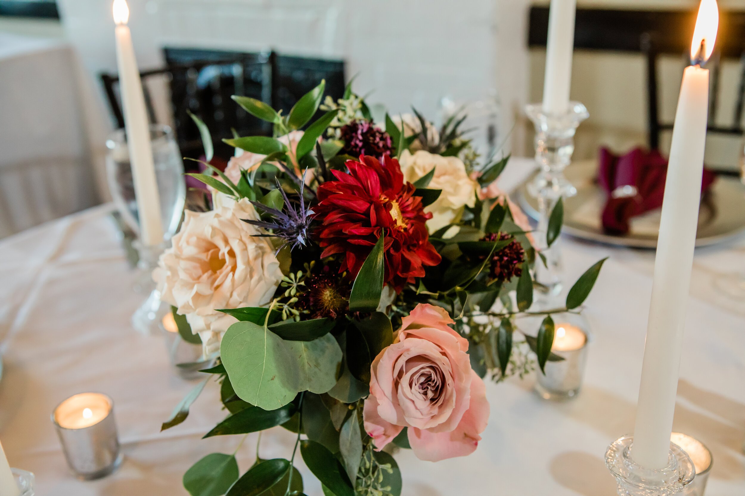 ivory-and-beau-florals-kendall-and-michael-savannah-florist-southern-florist-wedding-flowers-wedding-florals-savannah-wedding-southern-wedding-davenport-house-vics-on-the-river-Reception-6.jpg