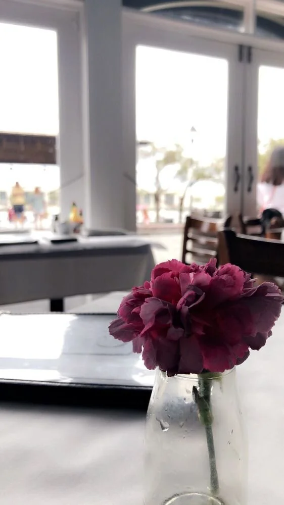 ivory-and-beau-blog-lets-talk-bridal-brunches-10-of-the-best-brunch-spots-in-savannah-weddings-bridal-boutique-hueys-southern-cafe-savannah-on-the-river-interior.jpg