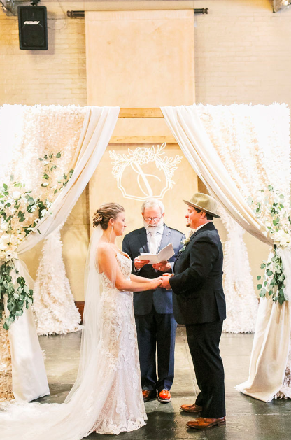  traditional-southern-wedding-blush-toned-wedding-savannah-wedding-inspo-pastel-wedding-inspo-wedding-dress-shop-savannah-wedding-florist-savannah-wedding-planner-classic-wedding-inspo-blush-pastel-natural-wedding-inso-college-themed-wedding-inspirat