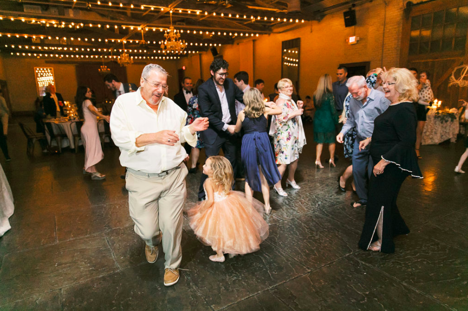  traditional-southern-wedding-blush-toned-wedding-savannah-wedding-inspo-pastel-wedding-inspo-wedding-dress-shop-savannah-wedding-florist-savannah-wedding-planner-classic-wedding-inspo-blush-pastel-natural-wedding-inso-college-themed-wedding-inspirat