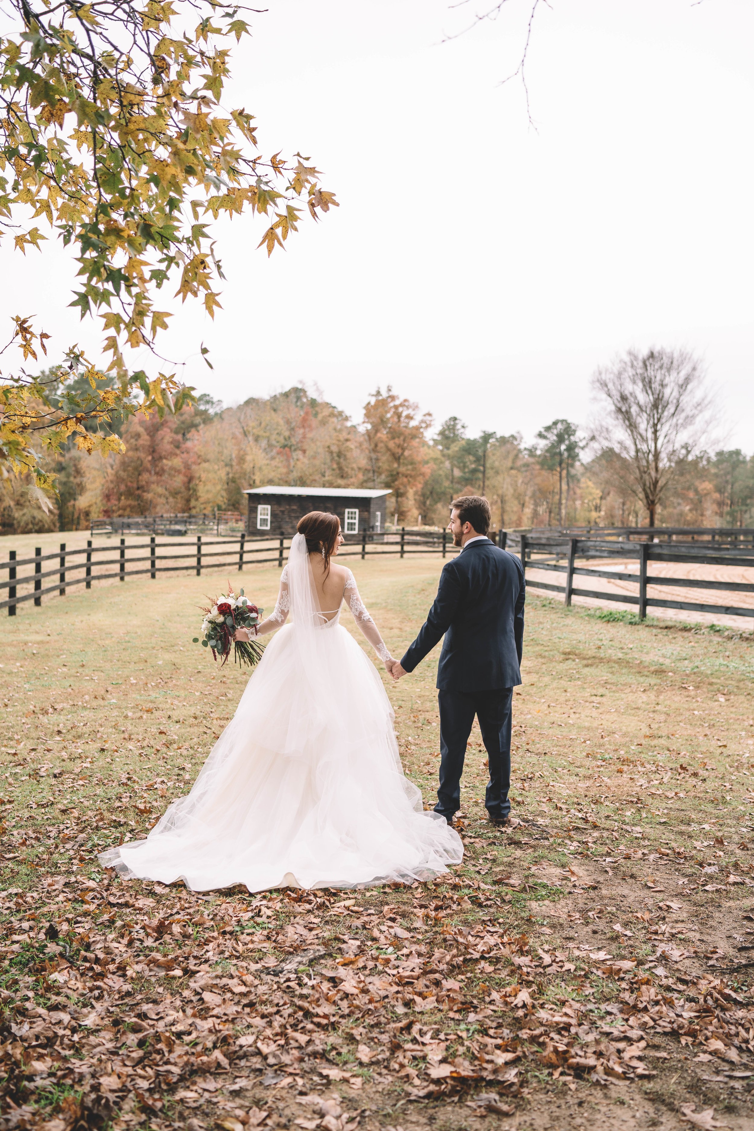 Ivory_and_beau_bride_erin_pippa_gown_by_blush_by_hayley_paige_pineola_farms_wedding_savannah_bride_Savannah_Bridal_shop_Savannah_bridal_boutique_aurora_adeleigh_photography_10.jpg