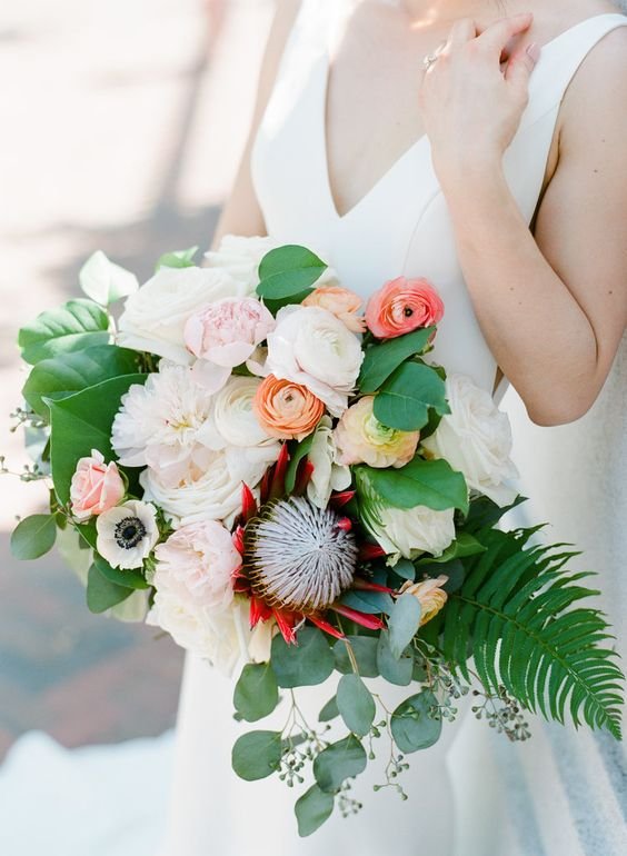 ivory_and_beau_savannah_bridal_shop_what_to_expect_when_booking_your_wedding_flowers_savannah_florist_savannah_wedding_florist_wedding_flowers_tips_wedding_flowers_inspiration_7.jpg