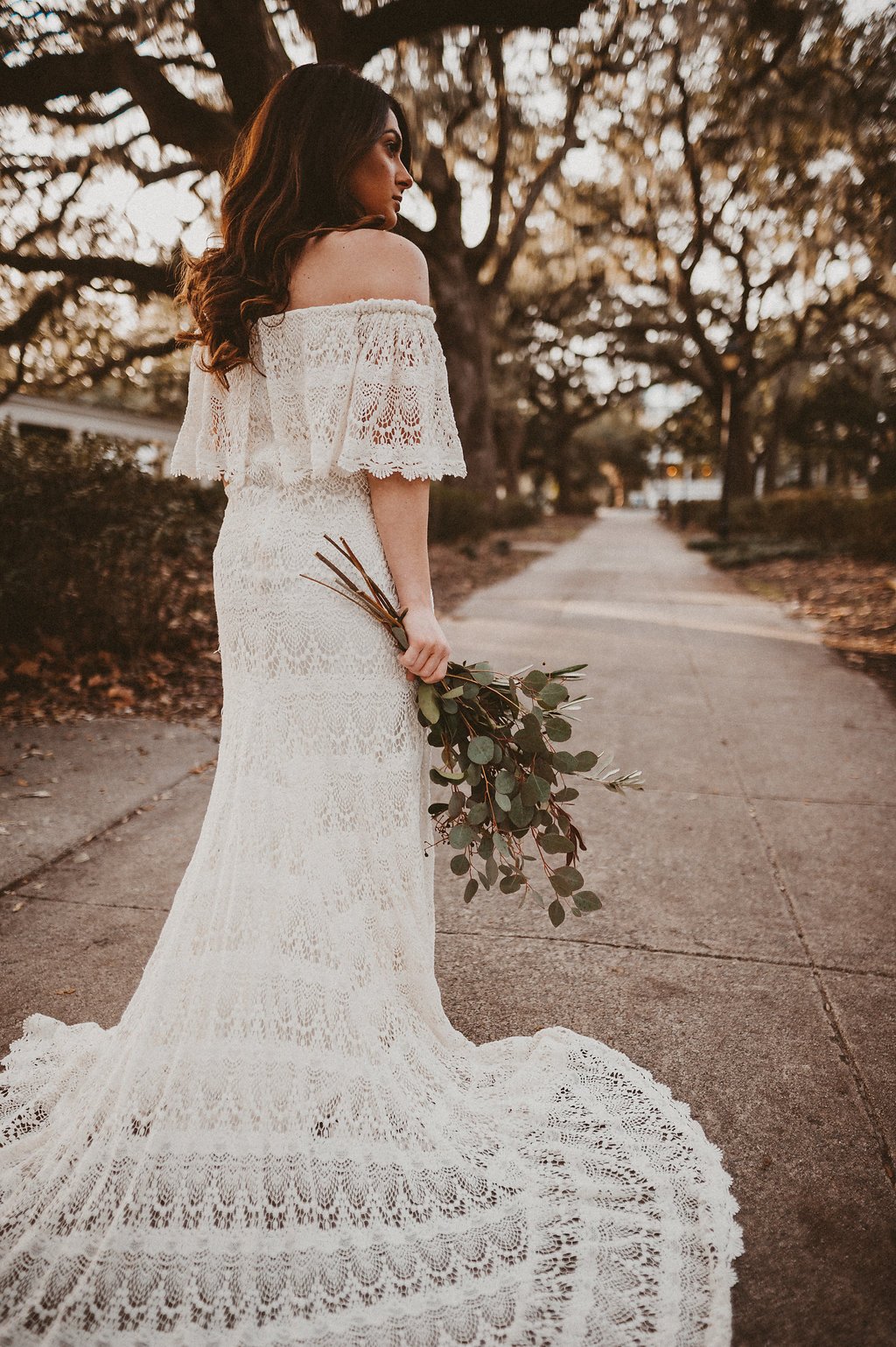 ivory-and-beau-bridal-boutique-savannah-2018-wedding-trends-daughters-of-simone-l+m-photography-savannah-photography-trendy-wedding-4.jpg