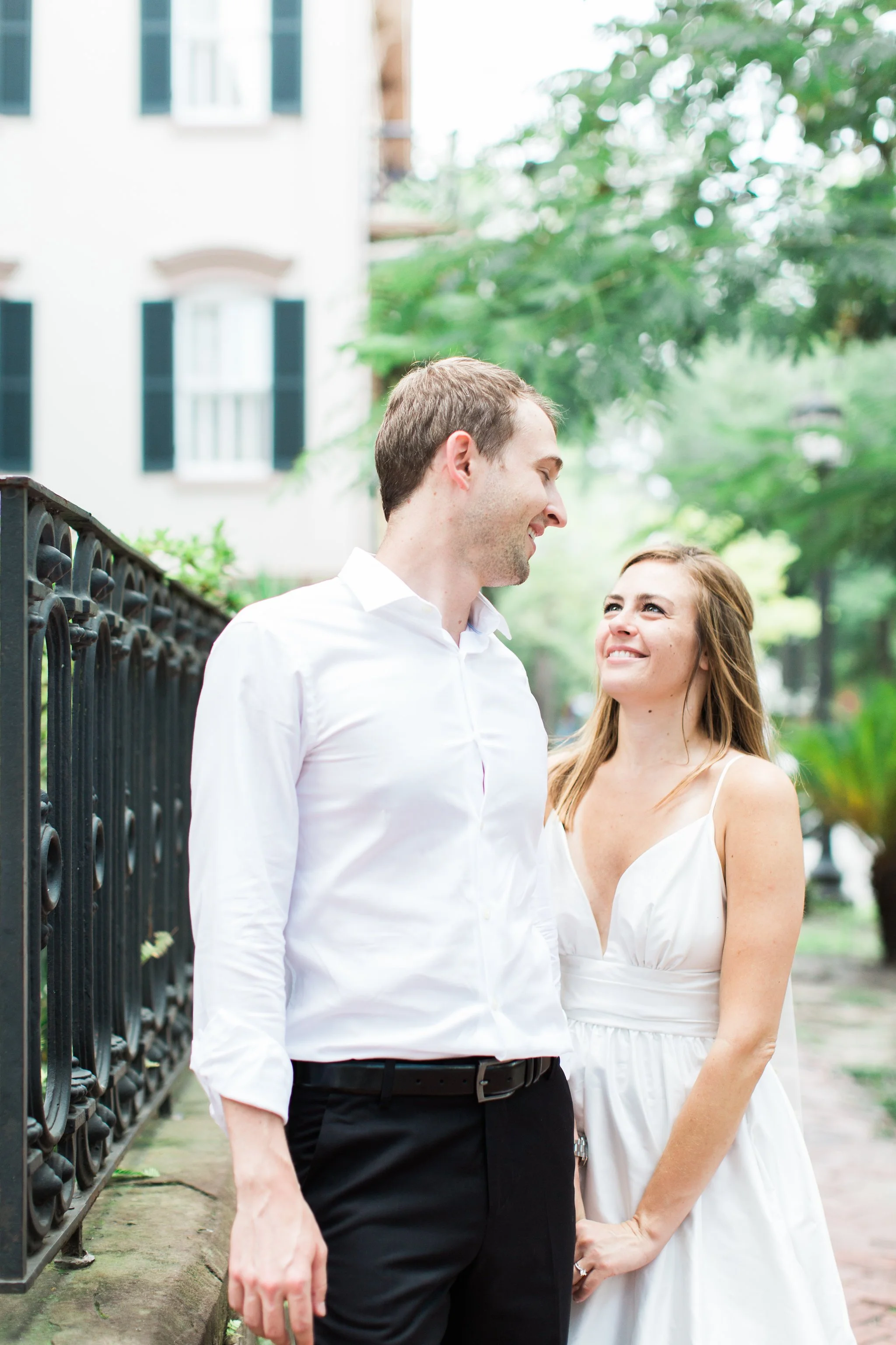apt-b-photography-kate-mcdonald-mccants-forsyth-park-elopement-forsyth-fountain-rainy-wedding-day-savannah-florist-ivory-and-beau-bridal-boutique-savannah-wedding-gowns-savannah-weddings-savannah-wedding-planner-adele-amelia-gold-veil-10.jpg