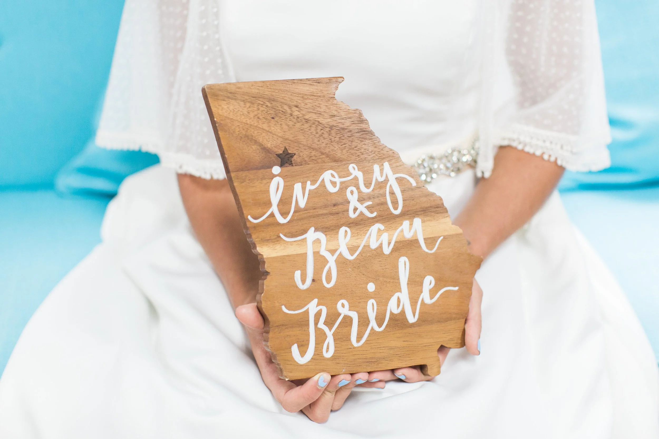 Gold, Glitter, and... Dinosaurs? The Ivory & Beau Experience! 