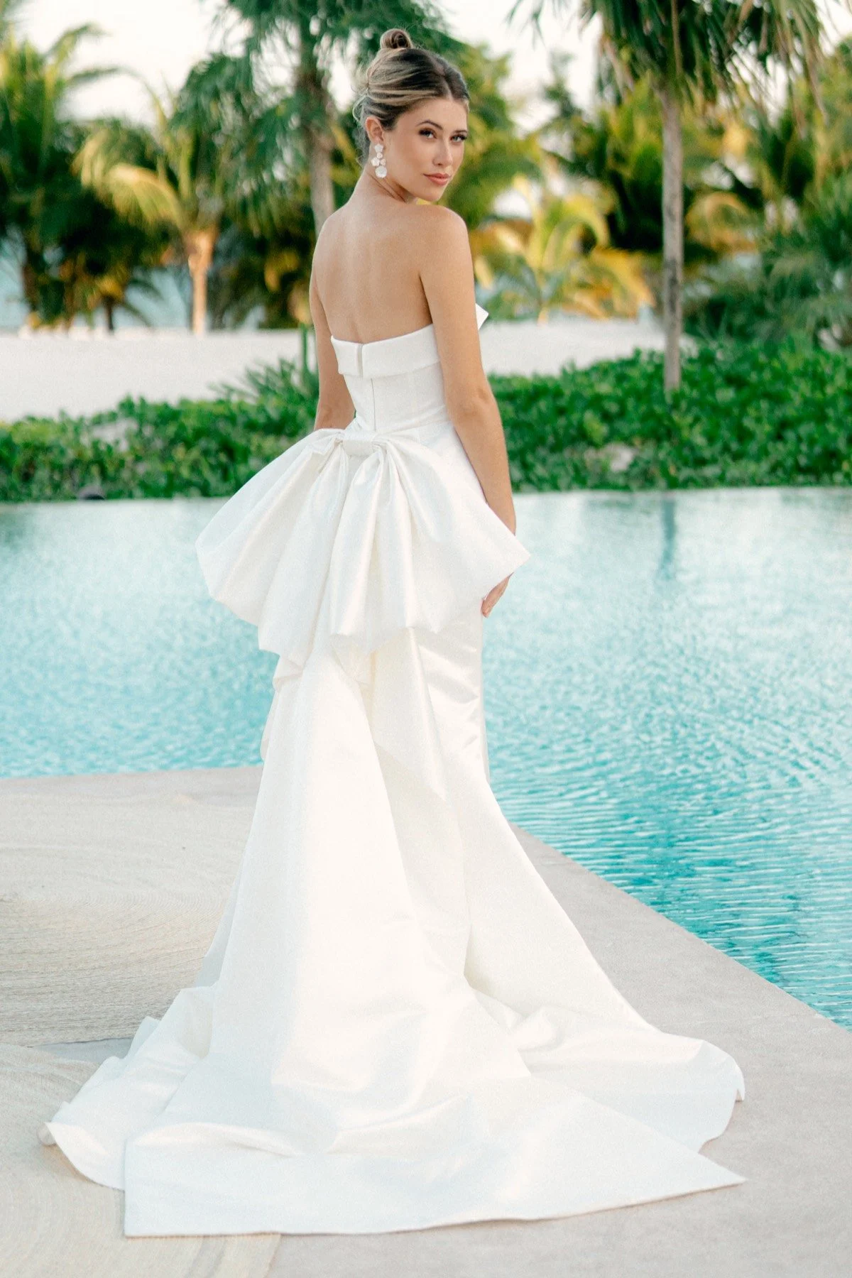 Classic Fitted SHeath Gown with Bow