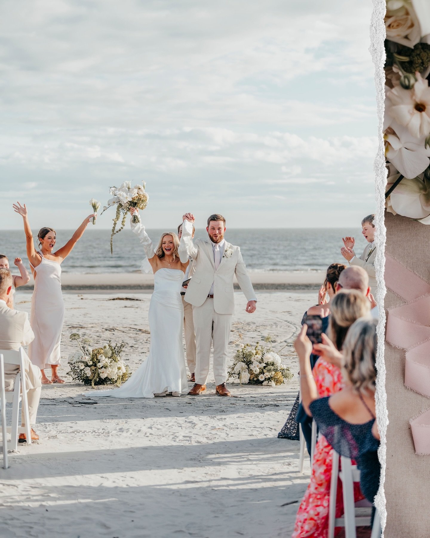 A November Beach Wedding 🌊🍁

Photographer: @ashtaharlerphoto 
Venue: @frippislandrsrt 
Florals: @ivoryandbeau 
Planner: @sutlancoevents 

Fripp Island has to be one of the dreamiest places to tie the knot, and the cool breeze of November makes it e