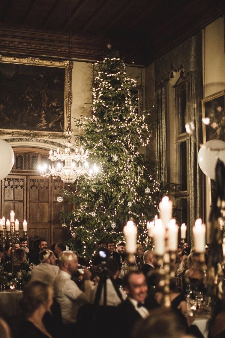 How to do Christmas tastefully at your December Wedding
