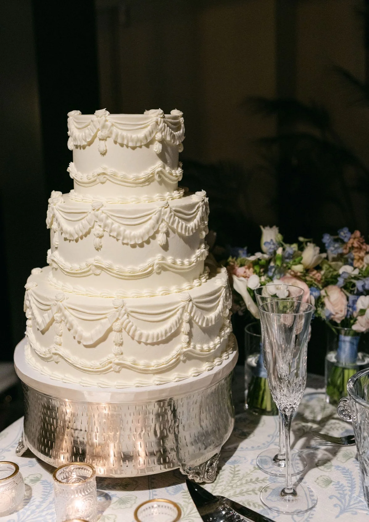The Sweet Return of Vintage Wedding Cakes &amp; Timeless Details
