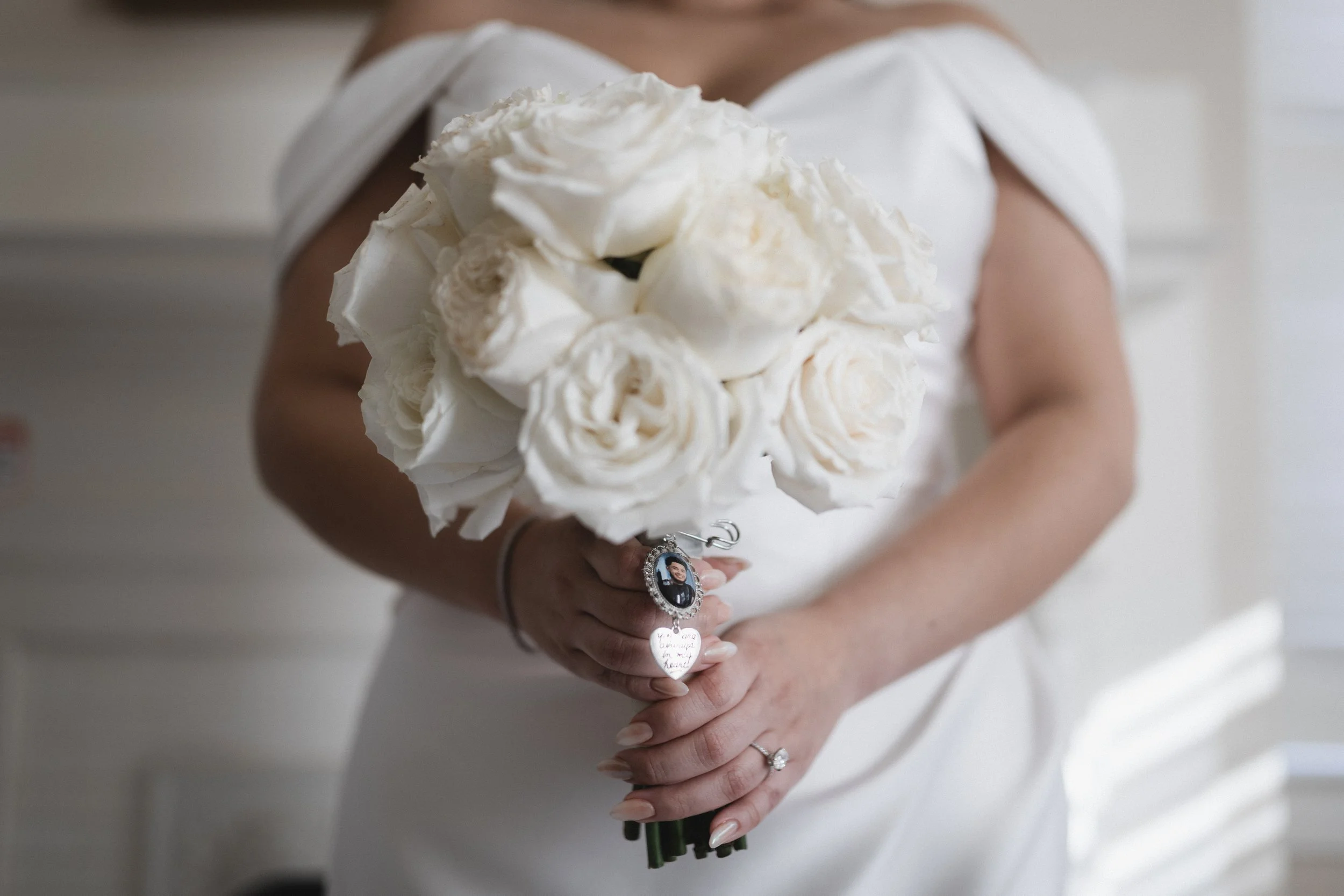 wedding-keepsake-bridal-bouquet-with-memorial-sentimental-locket-bridal-bouquet-ivory-and-beau-savannah-florist.JPG