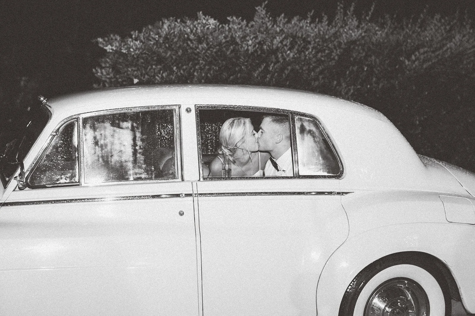 getaway-car-mackey-house-savannah-wedding-georgia-bride.jpg