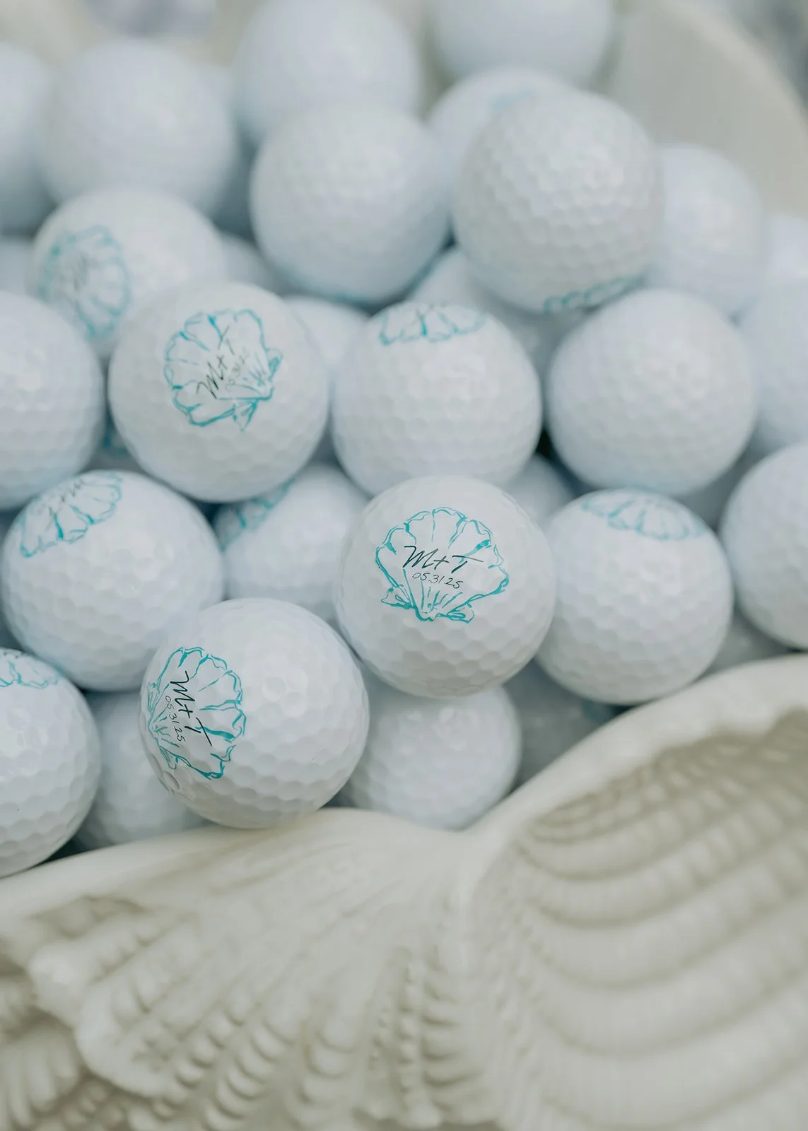 golf-ball-wedding-favor-golf-course-wedding-inspiration-southern-wedding-at-a-golf-course-ivory-and-beau.jpg