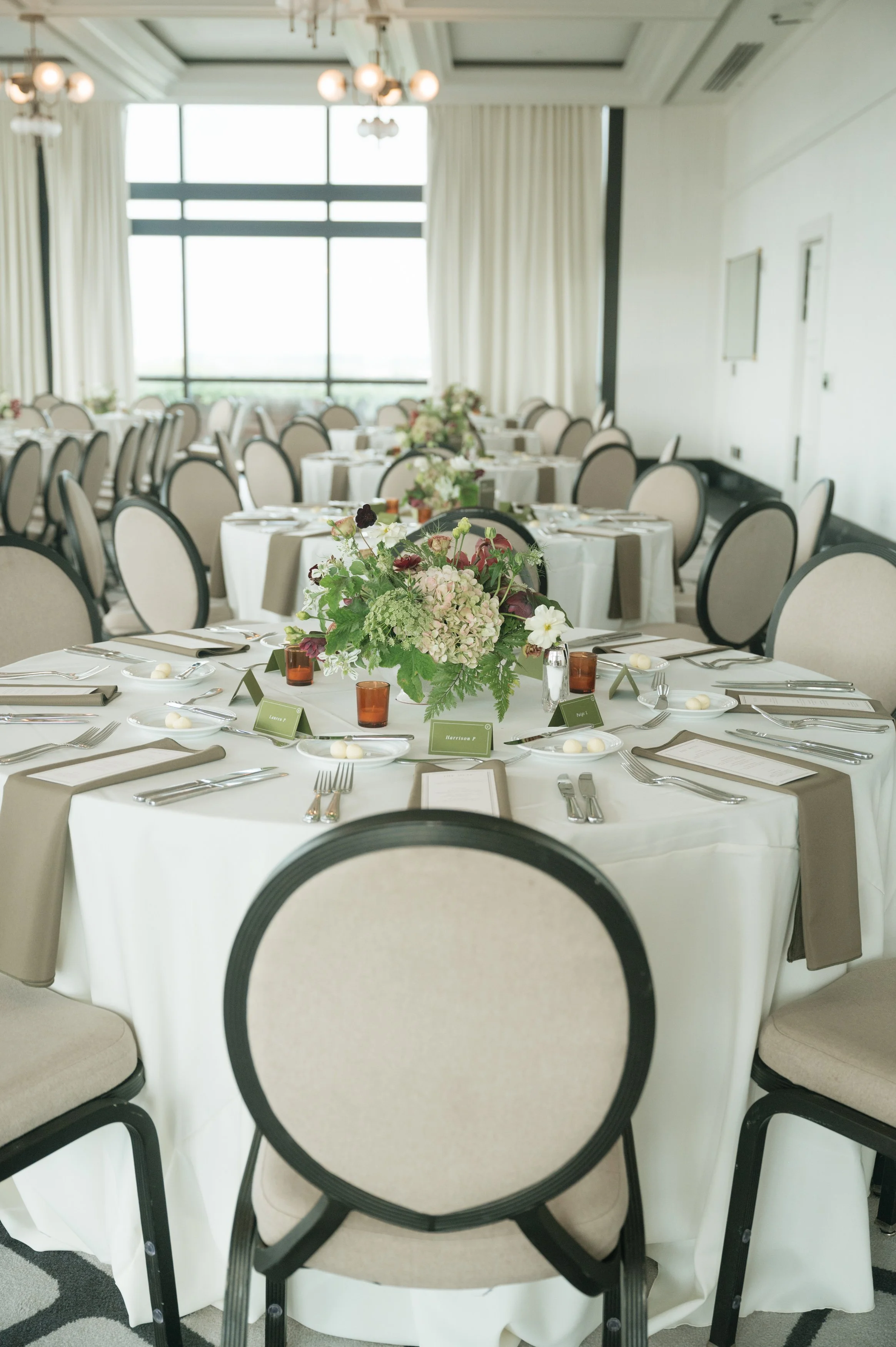 perry-lane-hotel-wedding-inspiration-ivory-and-beau-savannah-wedding-flowers-ivory-and-beau-wedding-flowers-southern-florist.jpg