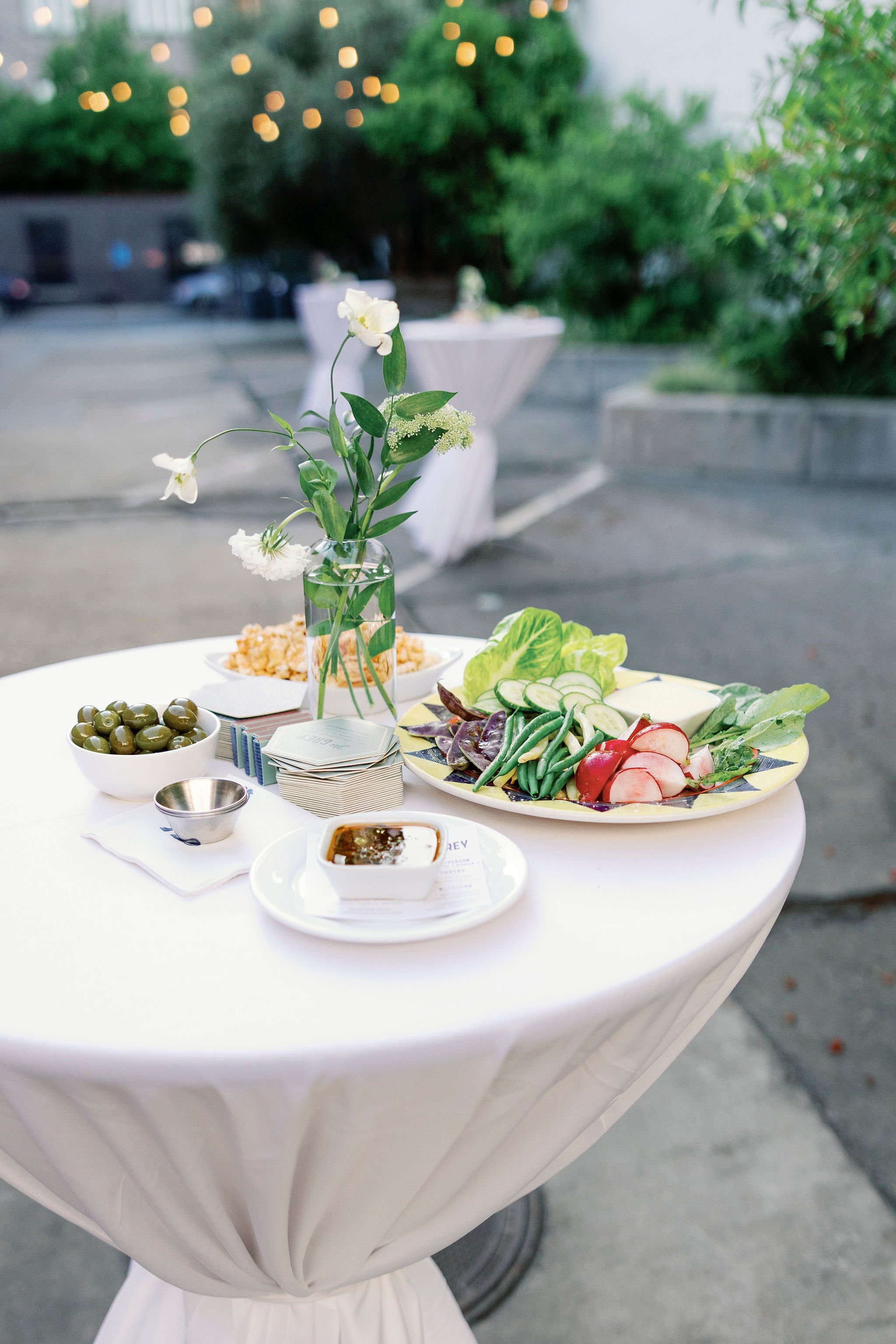 southern-florist-destination-wedding-florist-ivory-and-beau-savannah-wedding-flowers.jpg