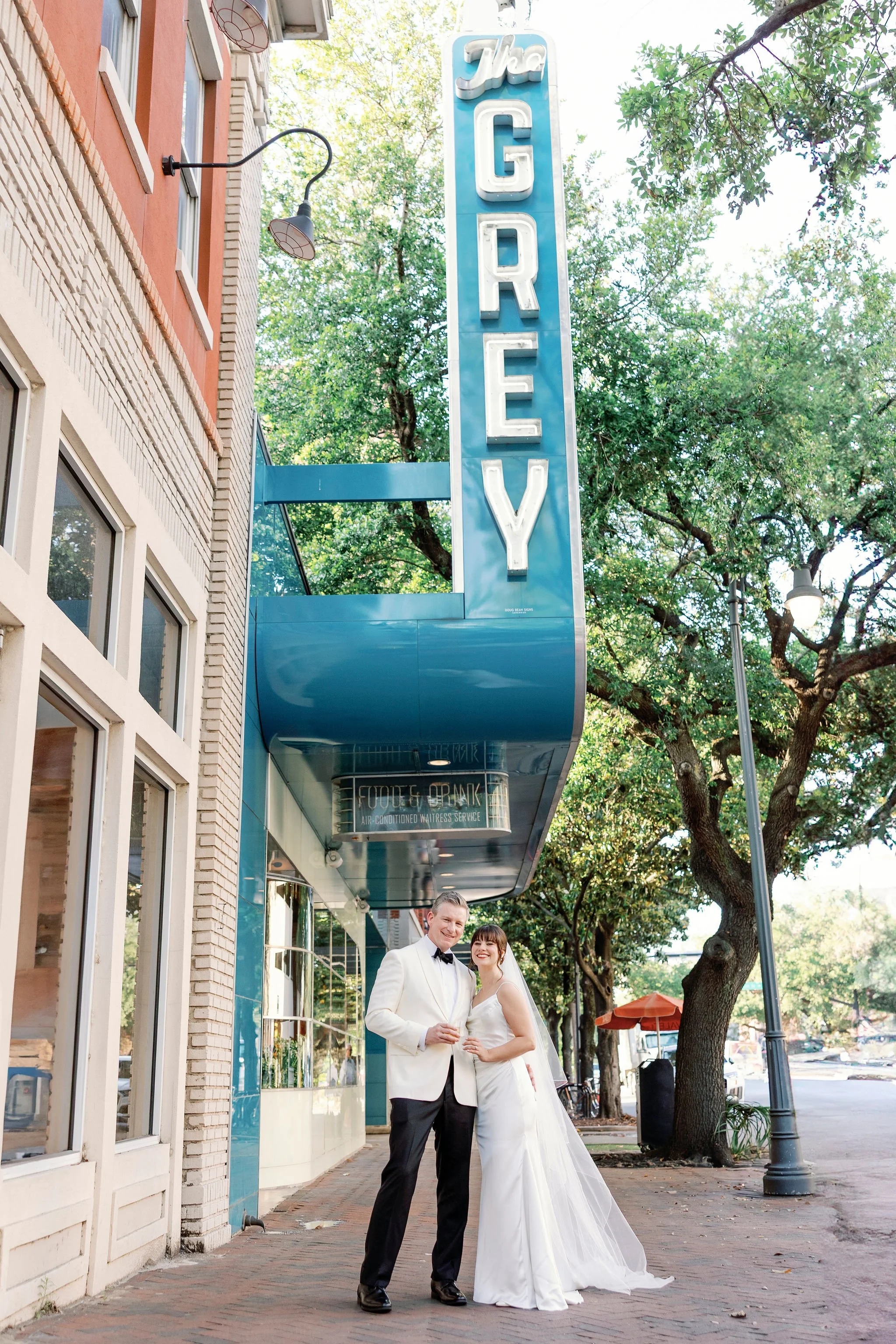 the-grey-savannah-wedding-ivory-and-beau-southern-weddings-in-savannah-georgia-ivory-and-beau.jpg