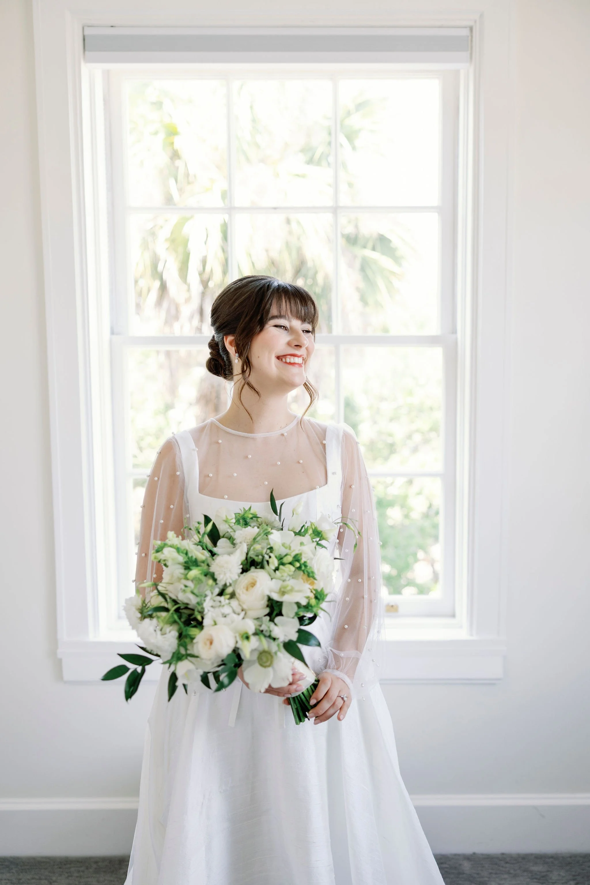 white-clean-simple-traditional-bridal-bouquet-clea-by-lockett-by-watters-ivory-and-beau-savannah-bridal-boutique-savannah-wedding-dresses.jpg