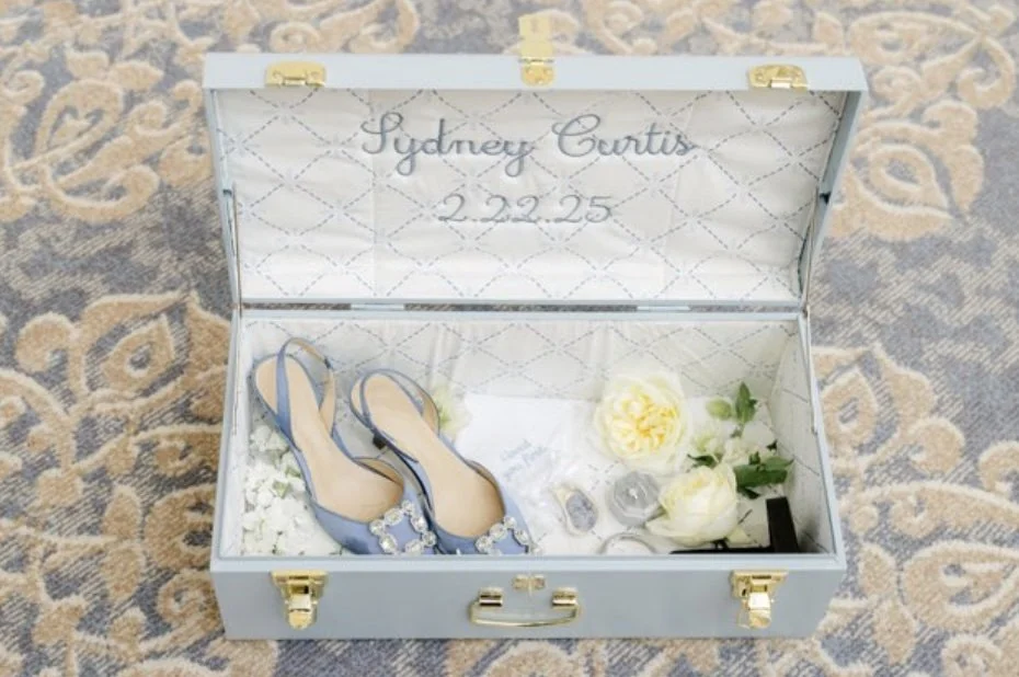 something-blue-details-southern-wedding-southern-bride-ivory-and-beau-savannah-bridal-boutique-savannah-weddings.jpg