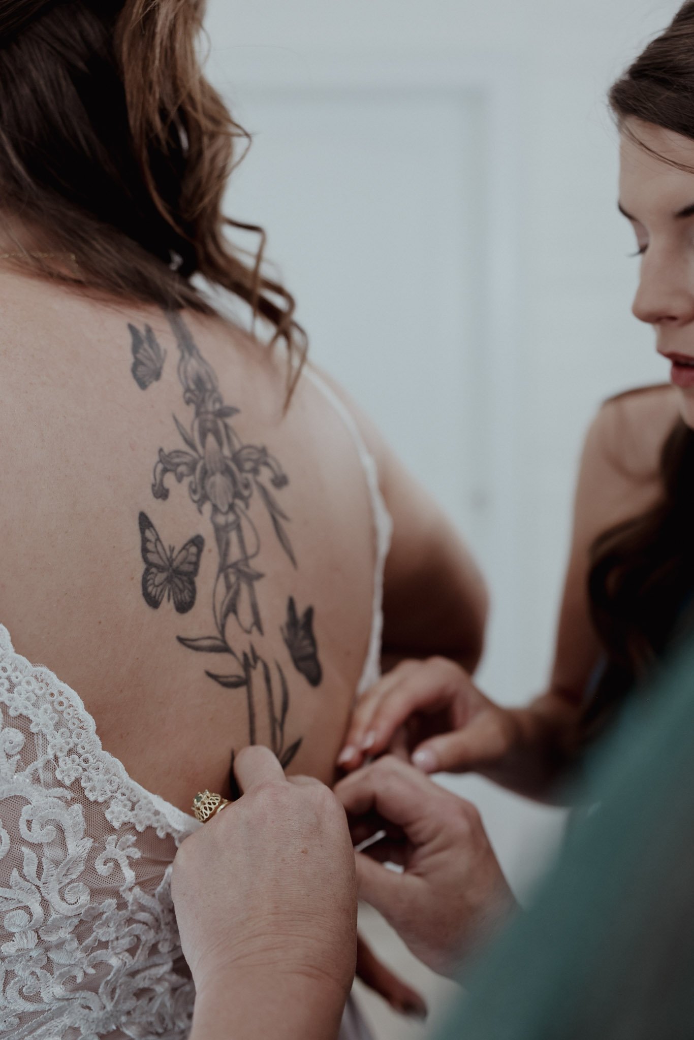 simple-southern-classic-wedding-in-the-south-ivory-and-beau.jpeg