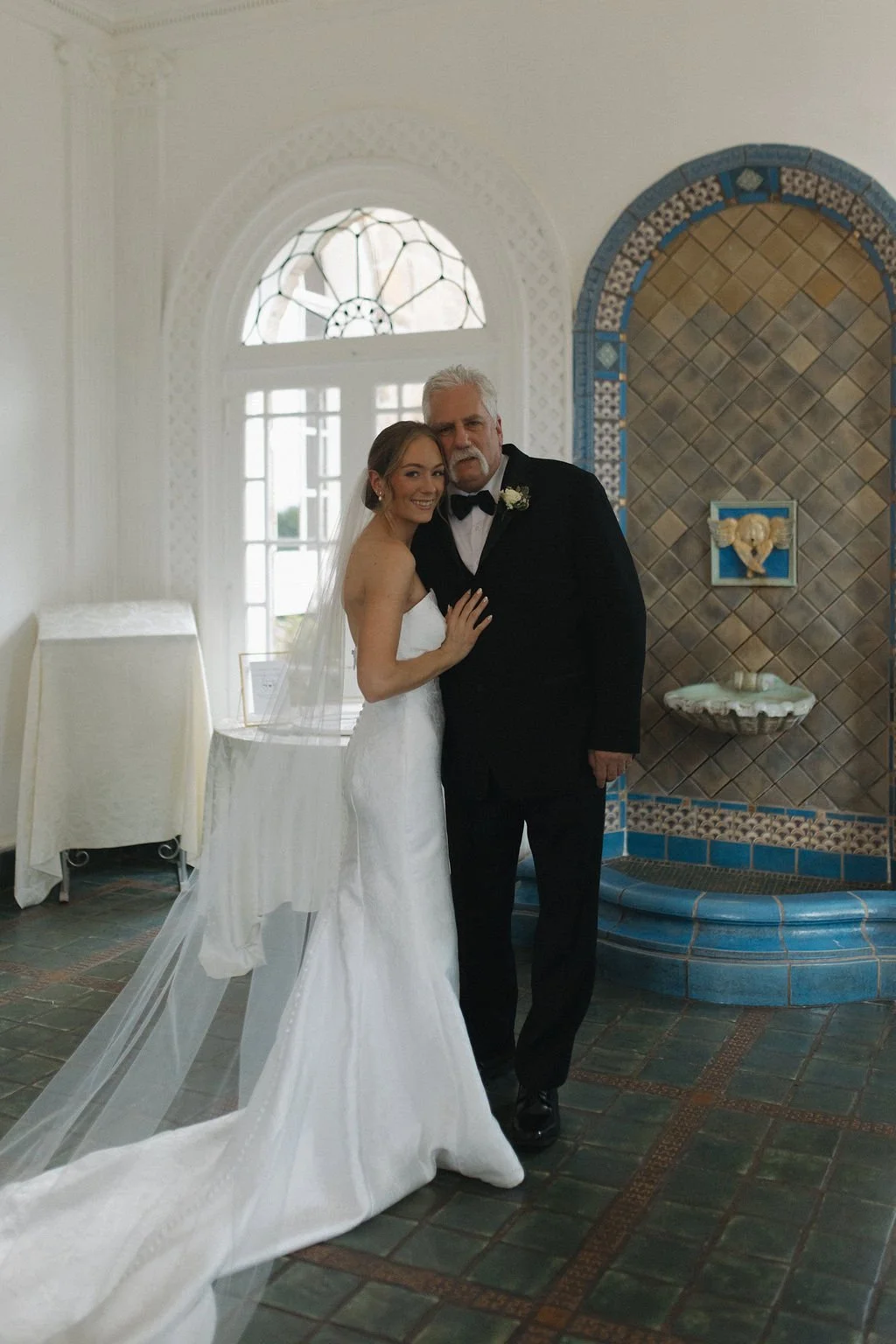 father-and-bride-moment-before-wedding-noor-by-locket-by-watters-ivory-and-beau-savannah-bridal-boutique-savannah-wedding-dresses-southern-weddings.jpg