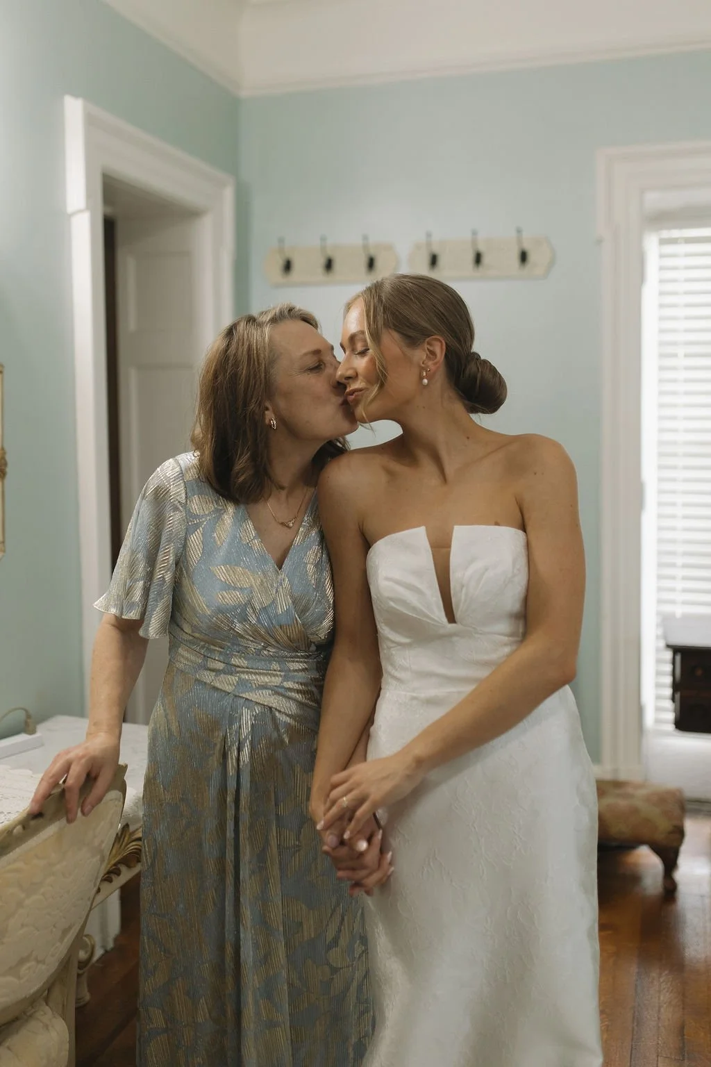 noor-by-locket-by-watters-ivory-and-beau-savannah-bridal-boutique-savannah-wedding-dresses-southern-bridal-shop.jpg